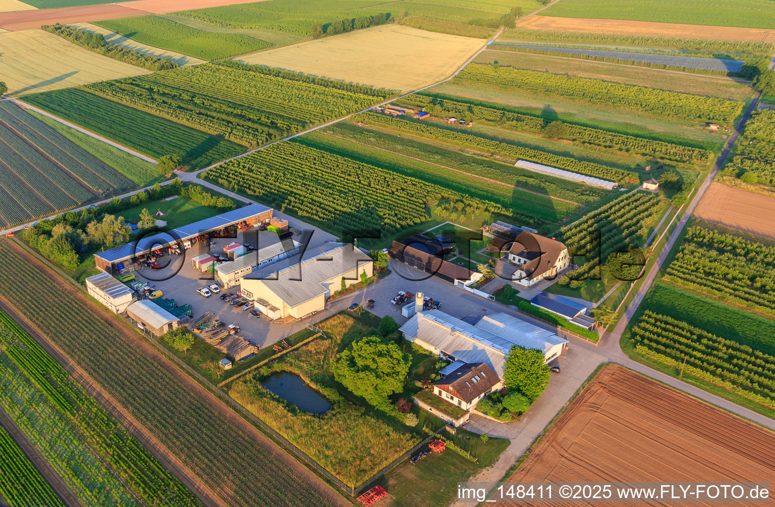 Jardin du fermier à Winden dans le département Rhénanie-Palatinat, Allemagne depuis l'avion