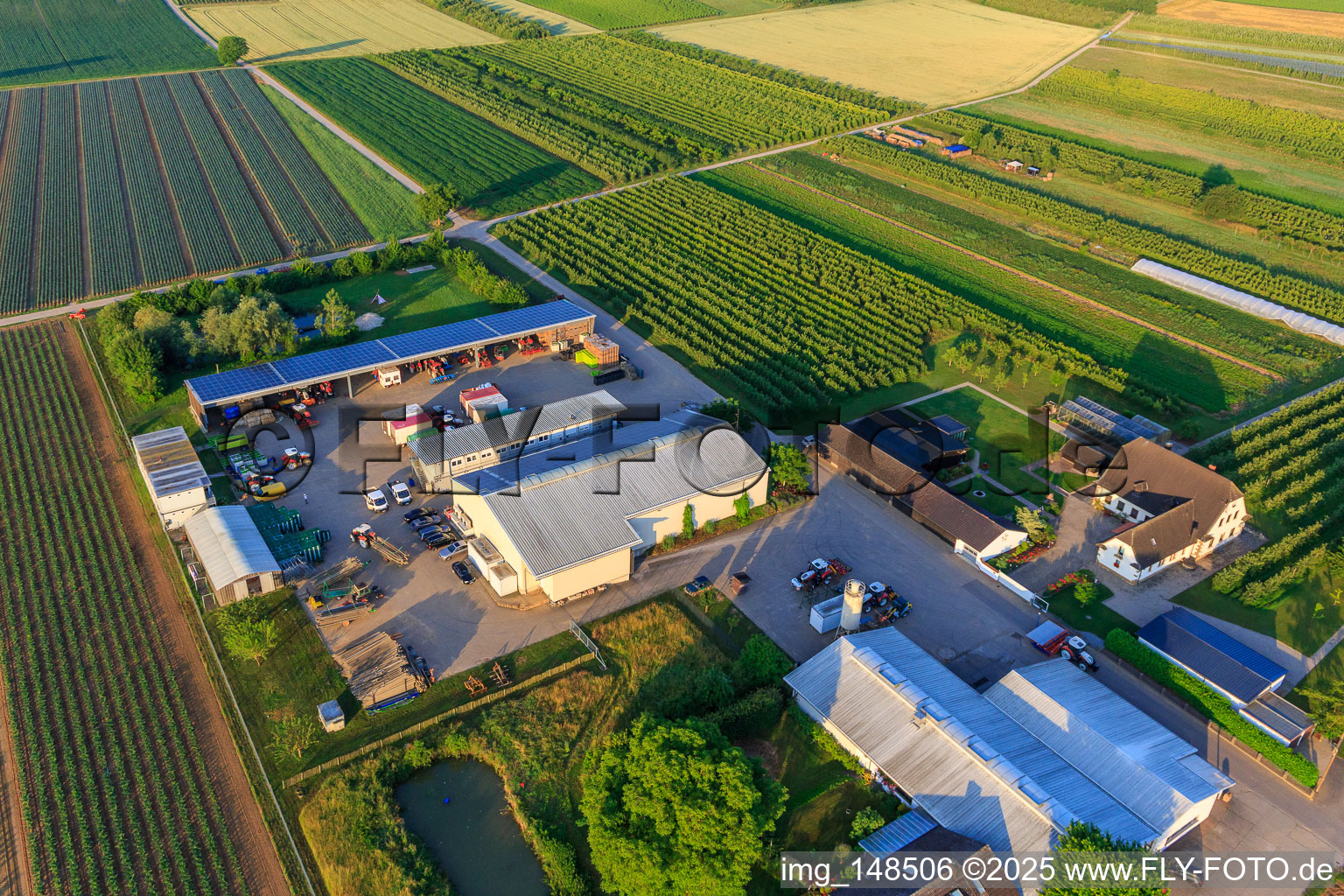 Jardin du fermier à Winden dans le département Rhénanie-Palatinat, Allemagne hors des airs