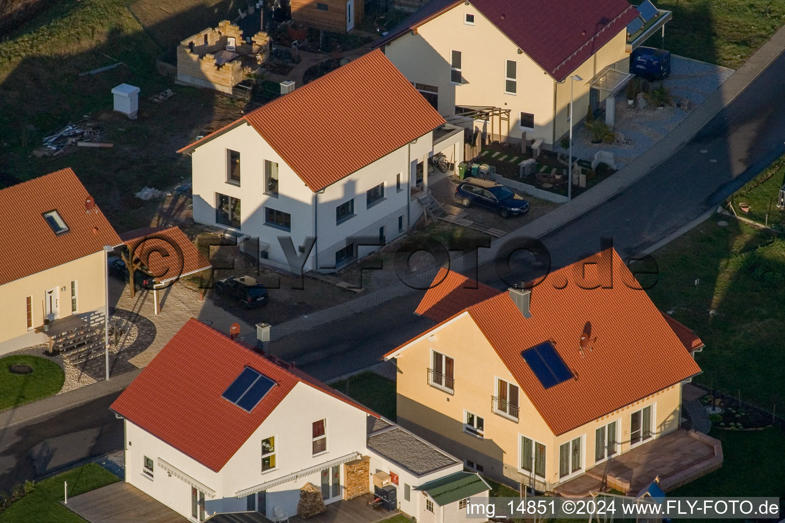 Quartier Schaidt in Wörth am Rhein dans le département Rhénanie-Palatinat, Allemagne du point de vue du drone