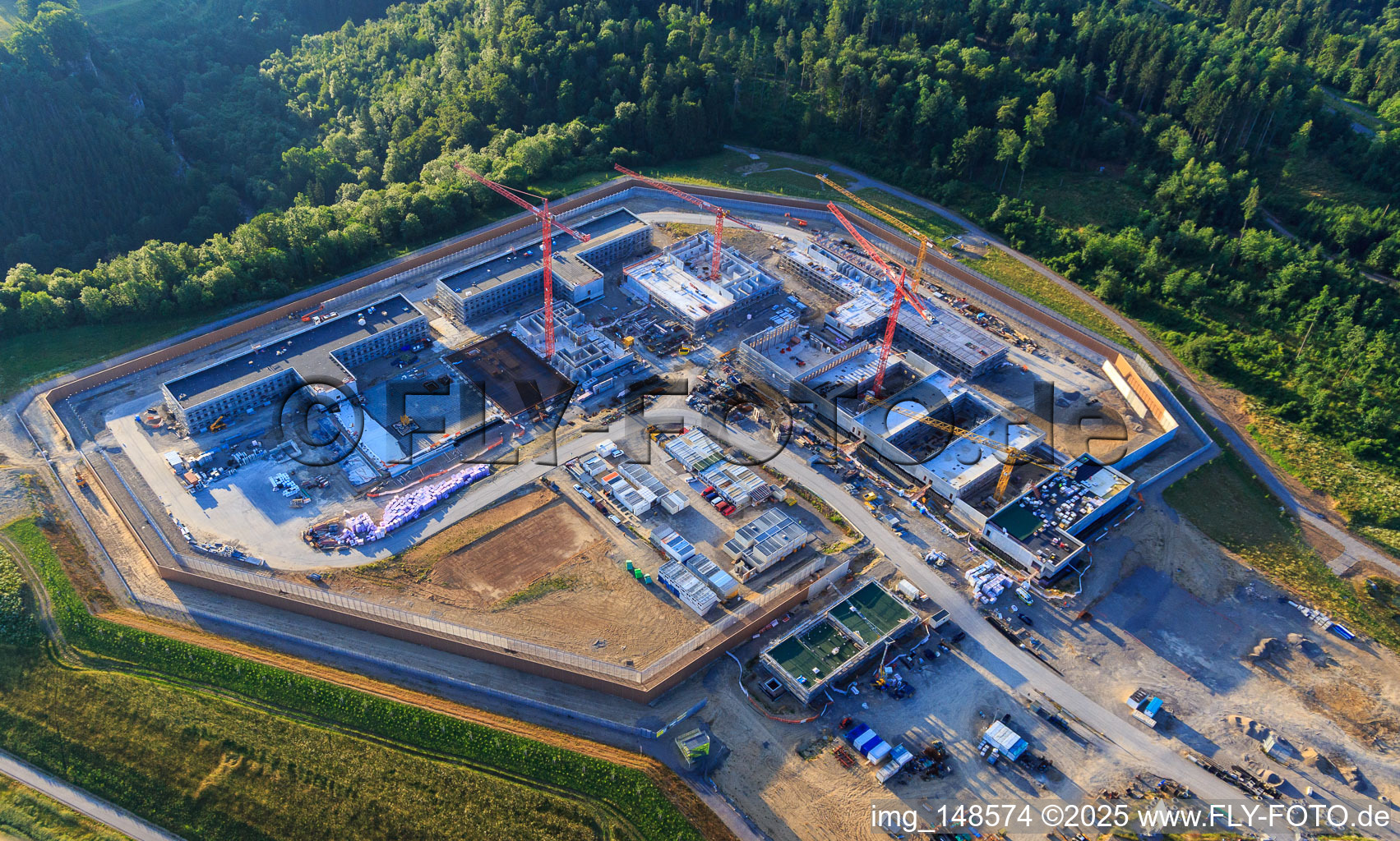 Chantier de construction du nouvel établissement pénitentiaire Rottweil à Rottweil dans le département Bade-Wurtemberg, Allemagne hors des airs