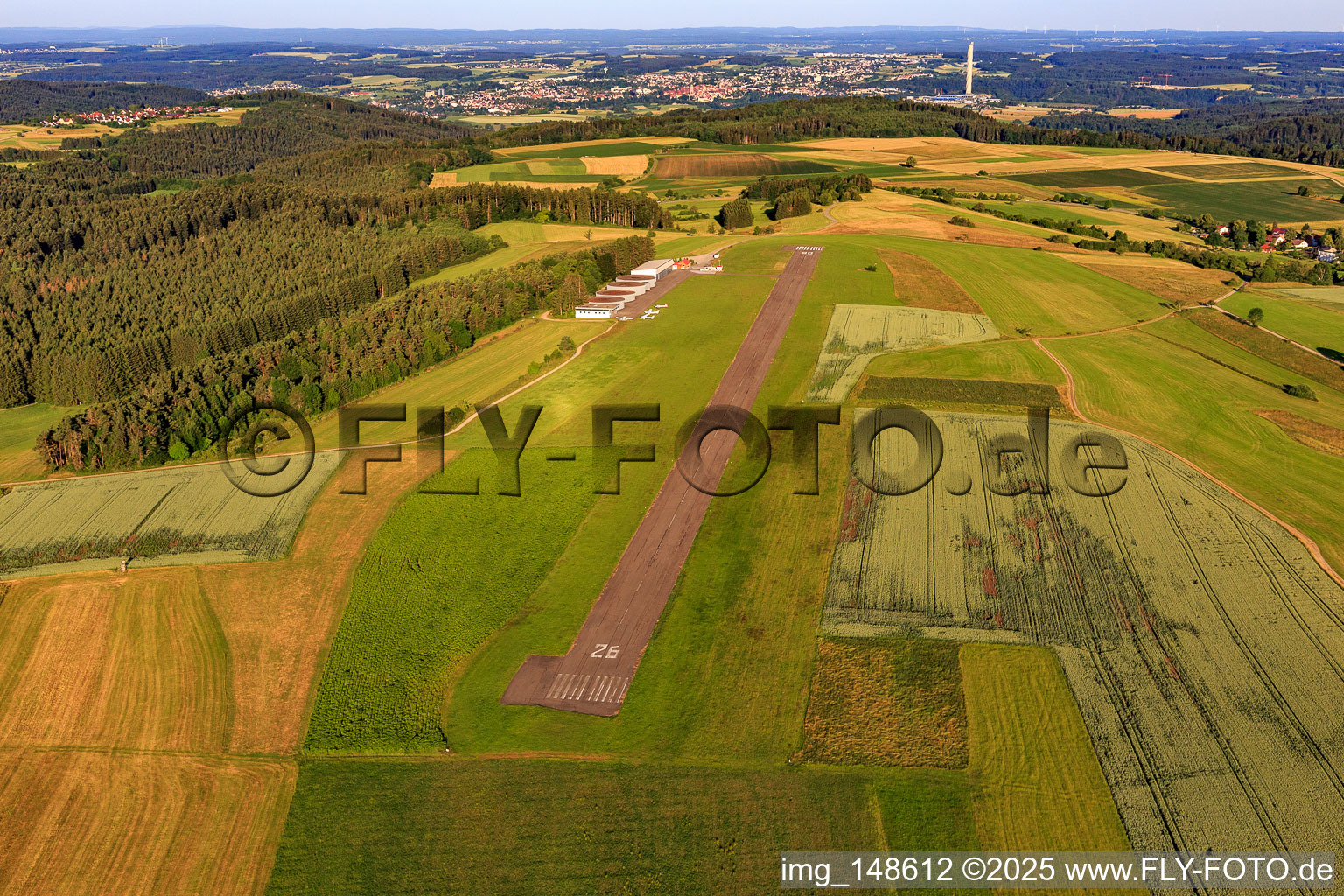 Vue aérienne de AÉRODROME DE ROTTWEIL - EDSZ vu de l'est à le quartier Zepfenhan in Rottweil dans le département Bade-Wurtemberg, Allemagne