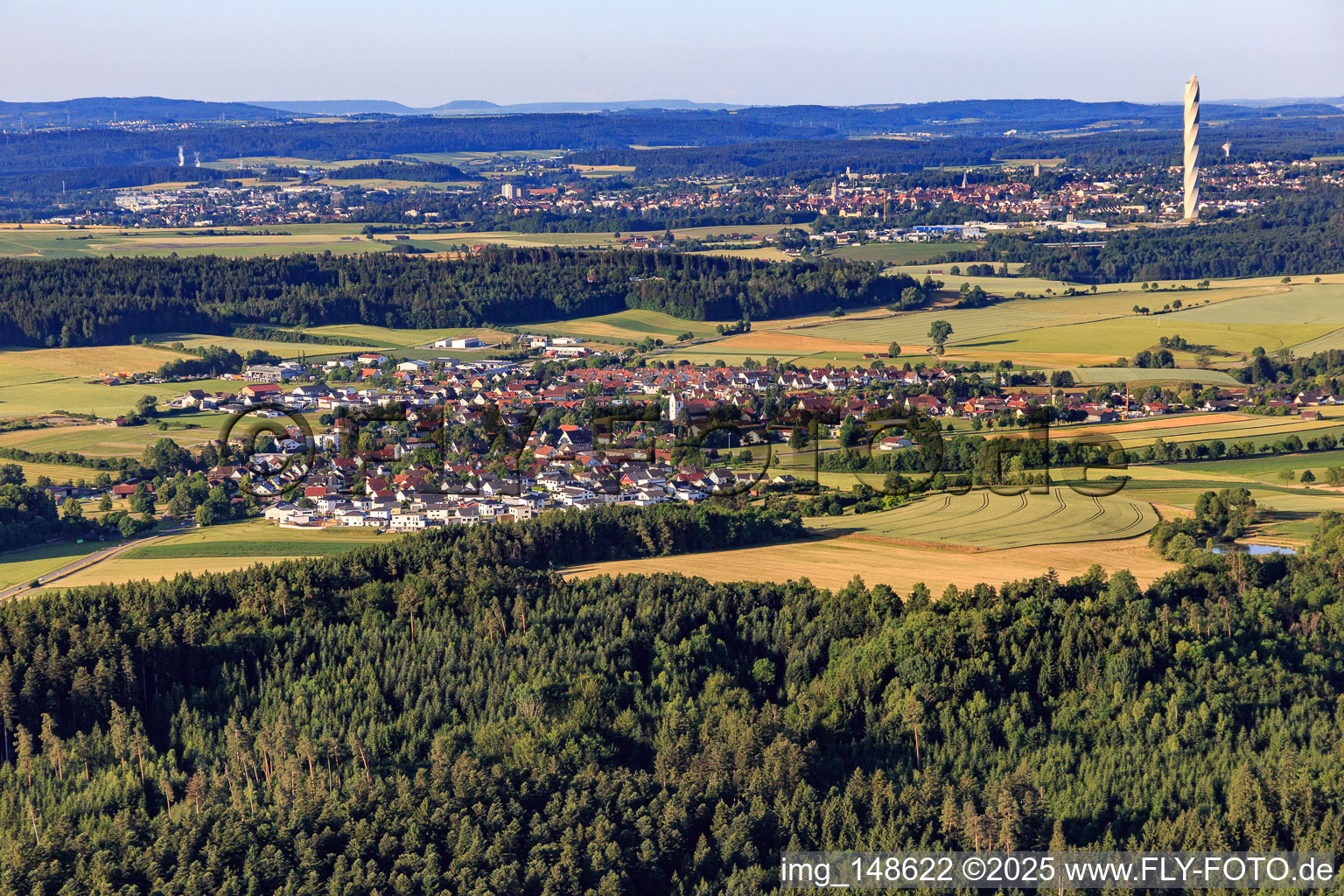 Vue aérienne de Vue de la ville depuis le nord à Dietingen dans le département Bade-Wurtemberg, Allemagne