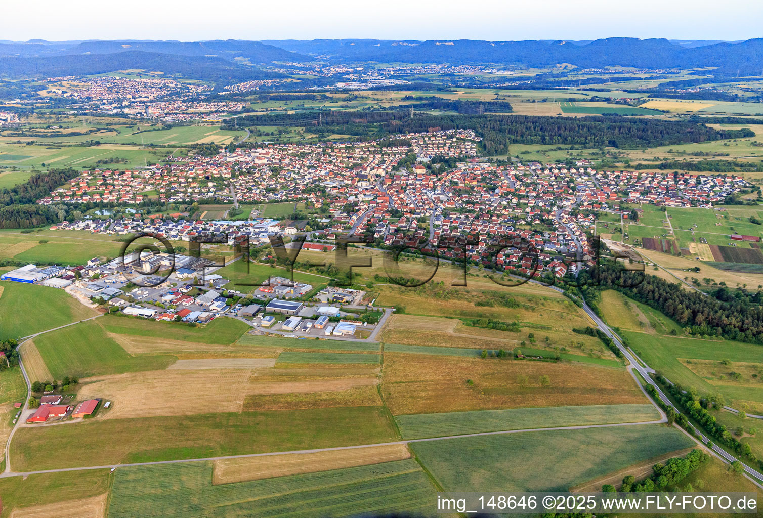 Vue aérienne de Vue de la ville depuis le nord-ouest à Geislingen dans le département Bade-Wurtemberg, Allemagne