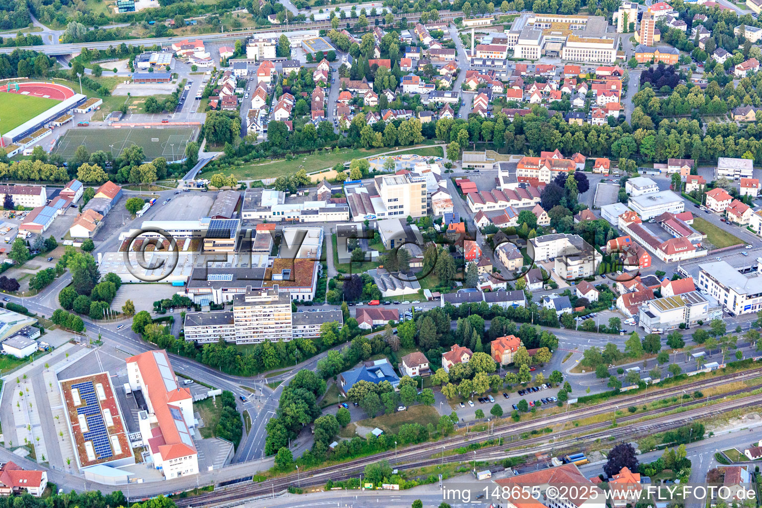 Vue aérienne de Zone commerciale Bahnhofstraße avec Bizerba Service et IDEAL Krug + Priester GmbH & Co. KG à Balingen dans le département Bade-Wurtemberg, Allemagne