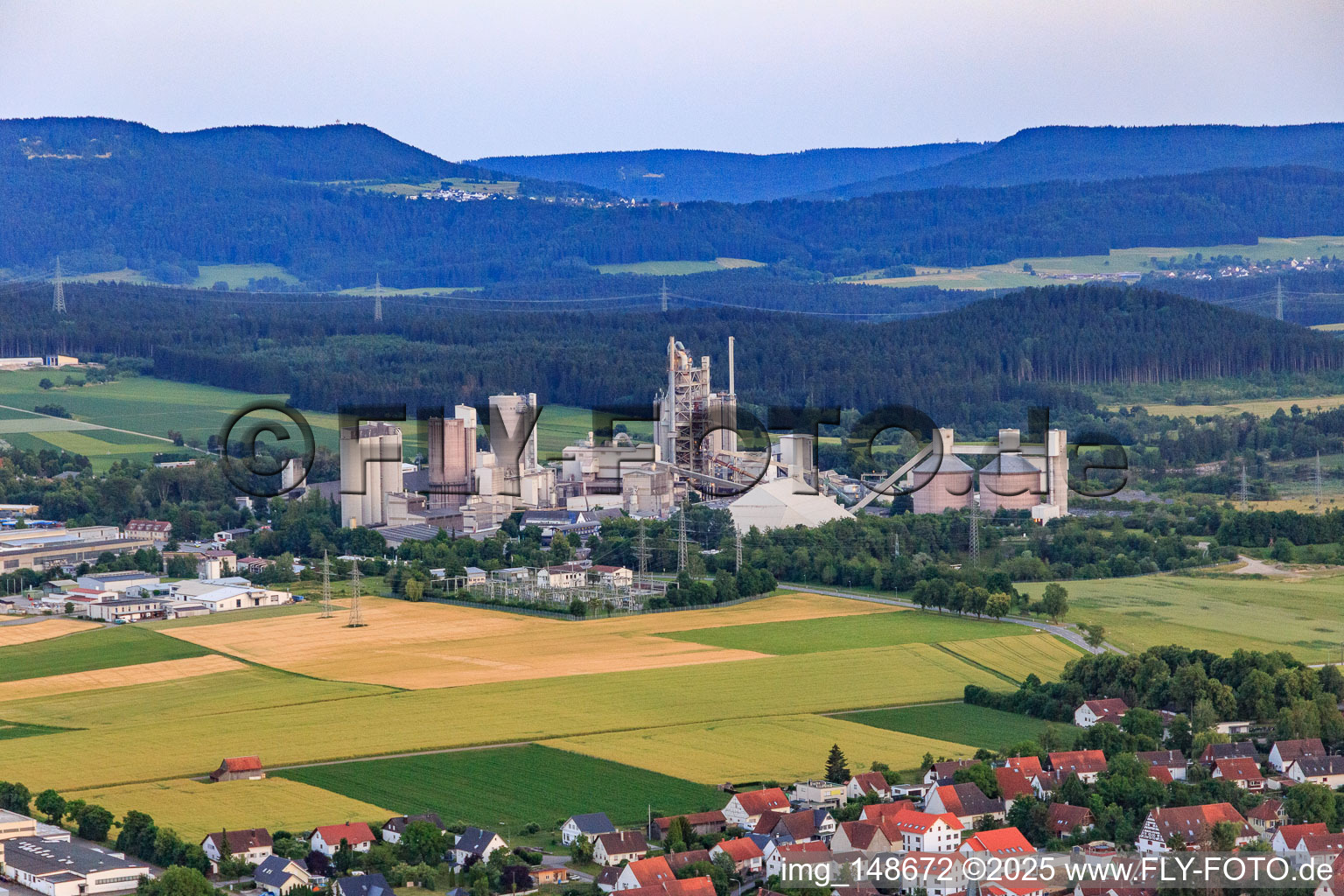 Vue aérienne de BEDO Betonwerk Dotternhausen GmbH & Co. KG à Dotternhausen dans le département Bade-Wurtemberg, Allemagne