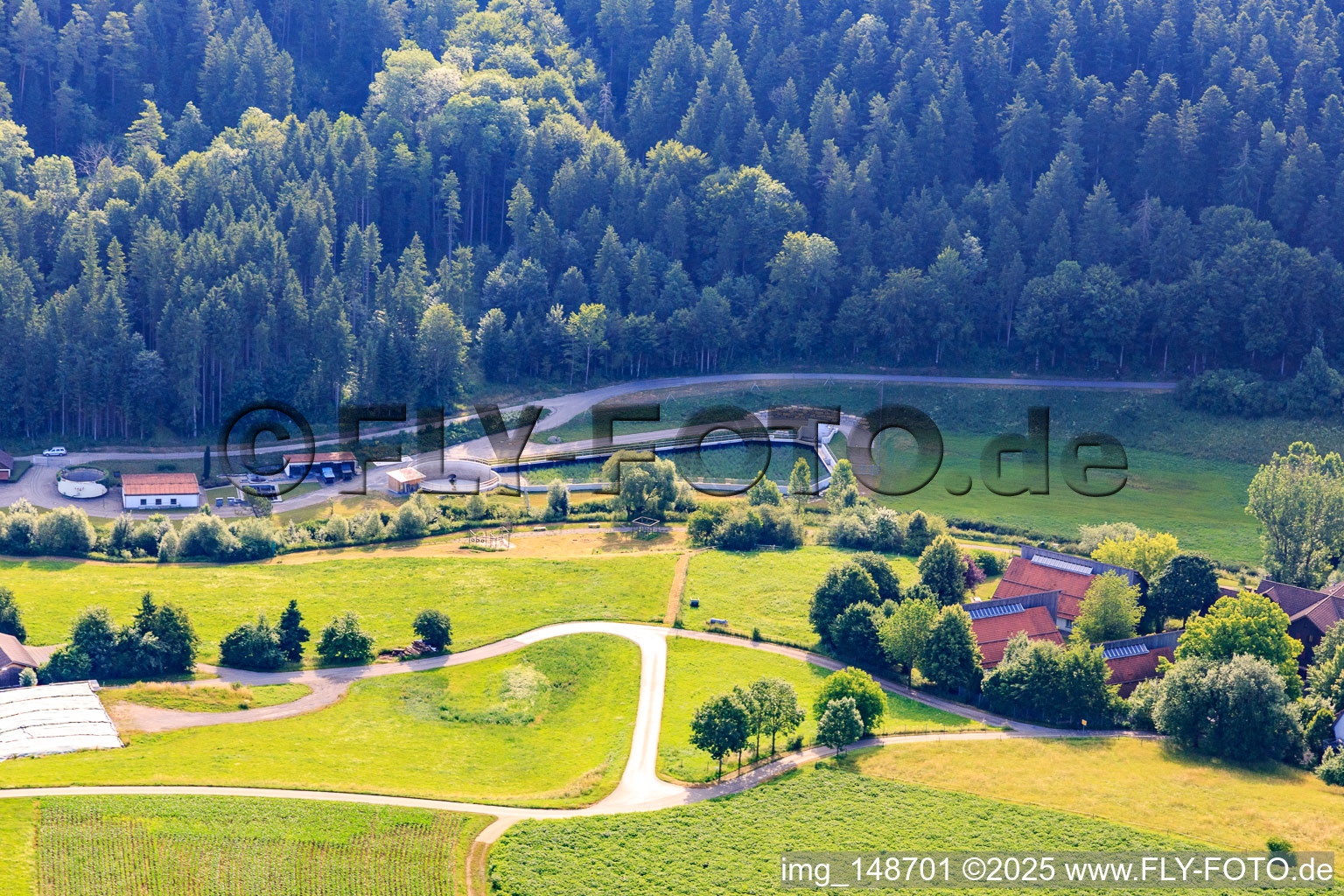 Vue aérienne de Station d'épuration à le quartier Fluorn in Fluorn-Winzeln dans le département Bade-Wurtemberg, Allemagne