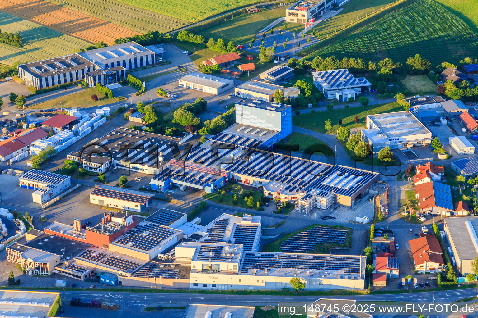 Vue aérienne de John Nep. Jerger GmbH & Co. KG à Niedereschach dans le département Bade-Wurtemberg, Allemagne