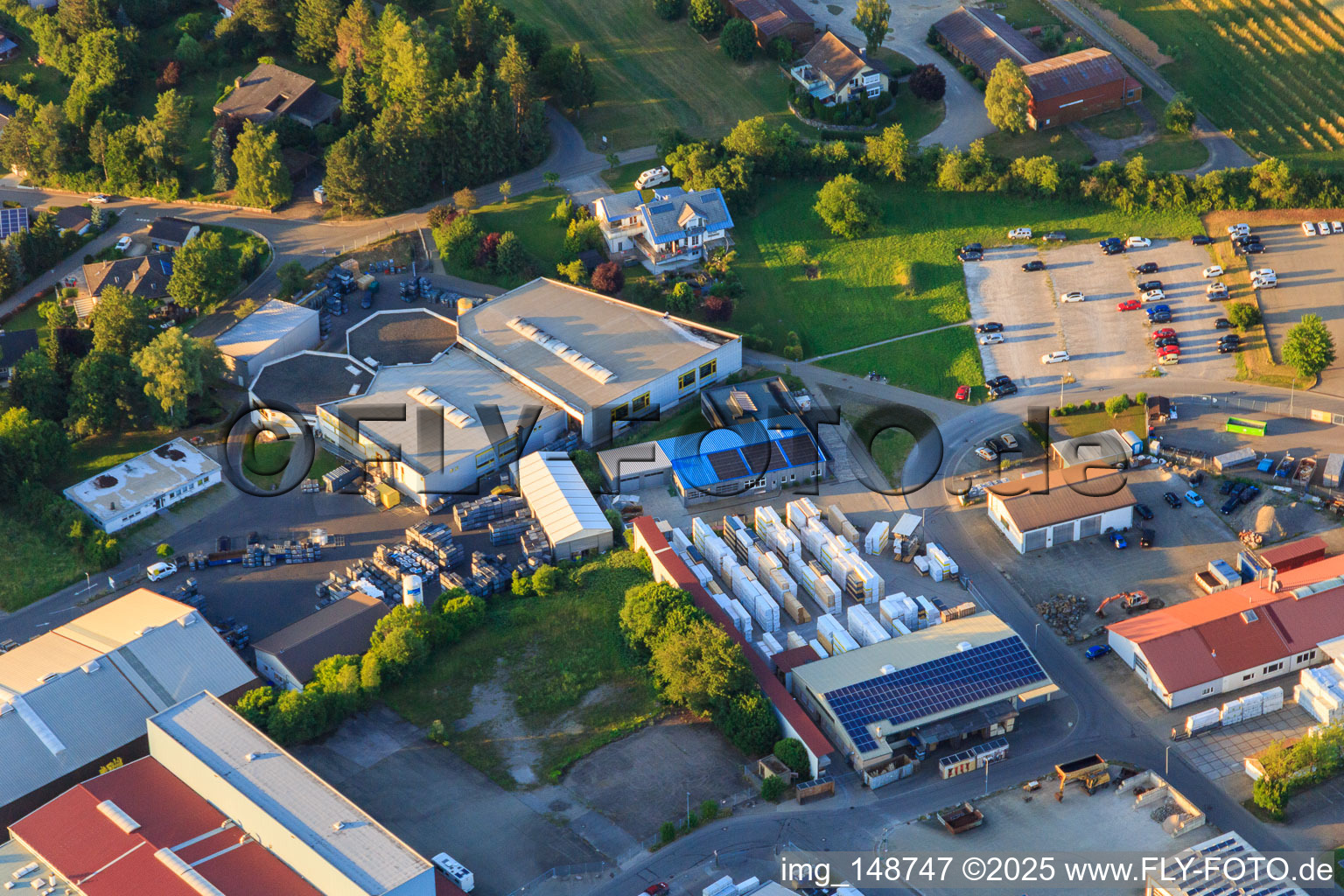 Vue aérienne de Pelzer Holding GmbH à Niedereschach dans le département Bade-Wurtemberg, Allemagne