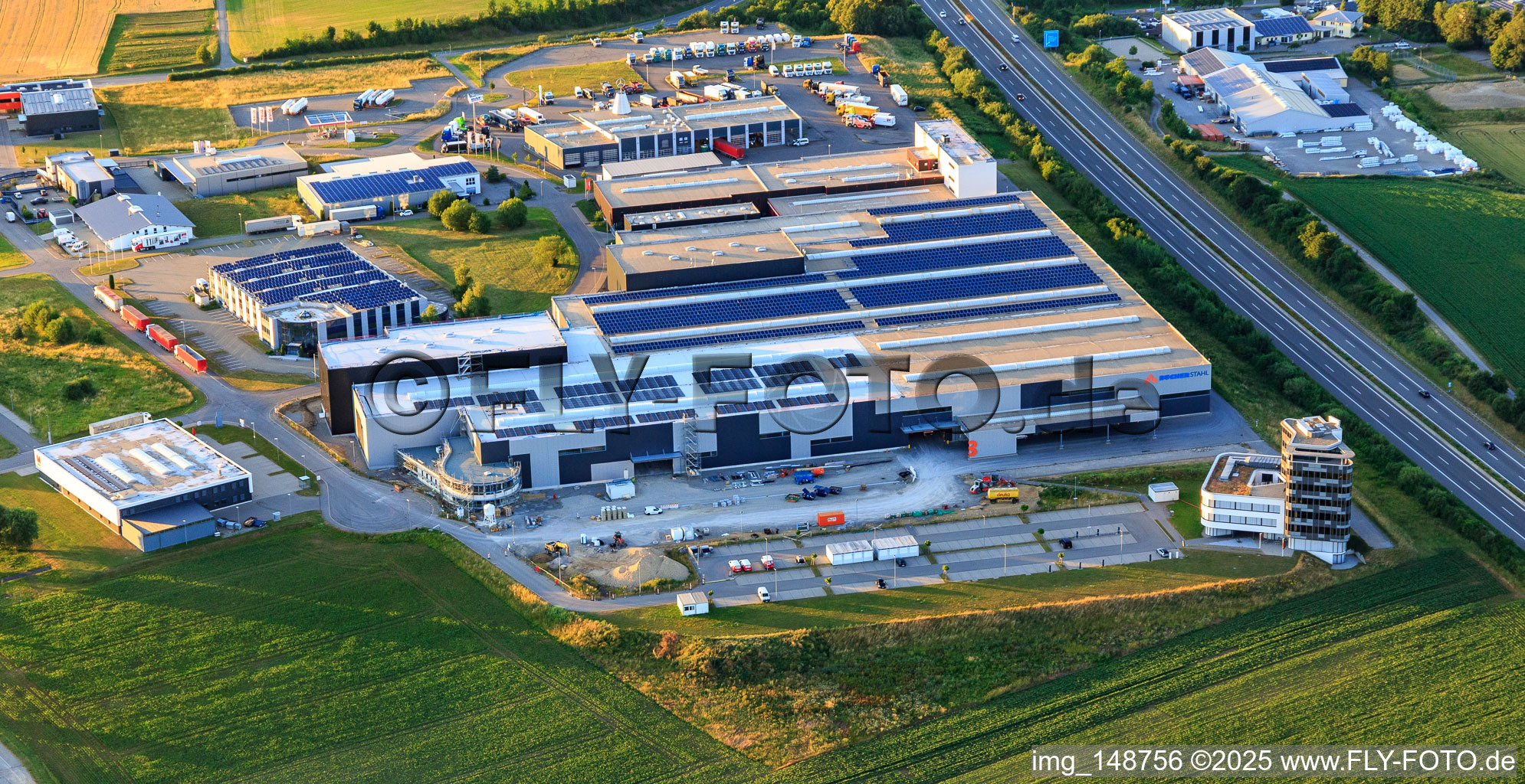 Vue aérienne de Bucher Stahlhandel GmbH, BAH Personaldienste GmbH et weisenburger bau GmbH à Zimmern ob Rottweil dans le département Bade-Wurtemberg, Allemagne