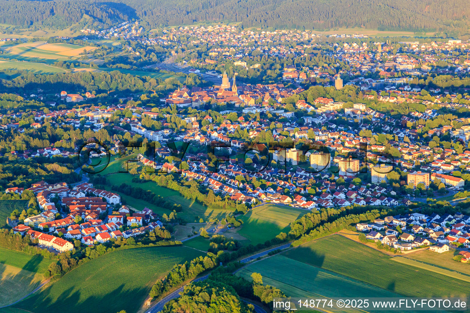 Vue aérienne de Vue de la ville depuis le nord-ouest avec la Zimmerner Straße à Rottweil dans le département Bade-Wurtemberg, Allemagne