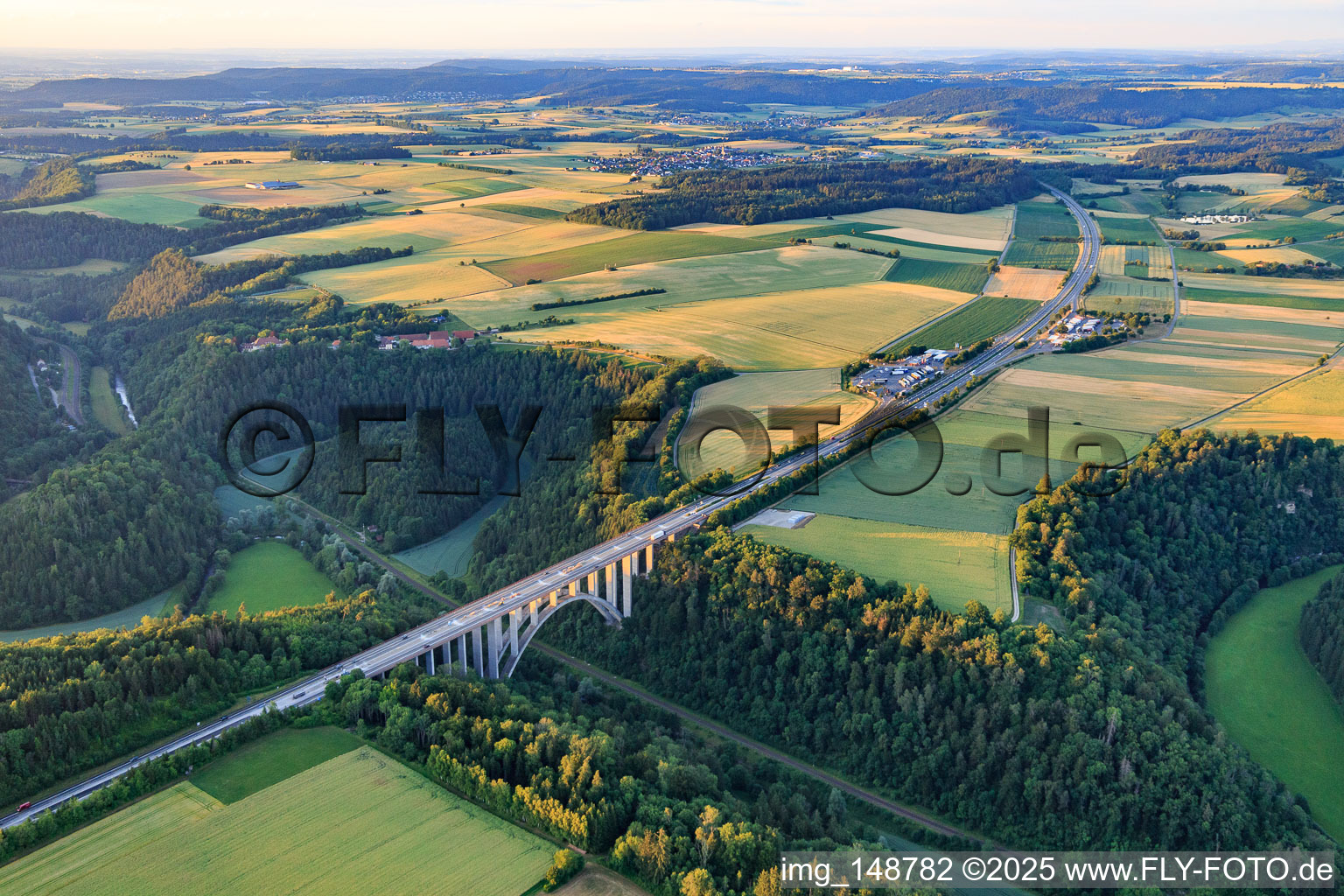 Vue aérienne de Chantier de construction du pont du Neckarburg pour l'A81 à Rottweil dans le département Bade-Wurtemberg, Allemagne