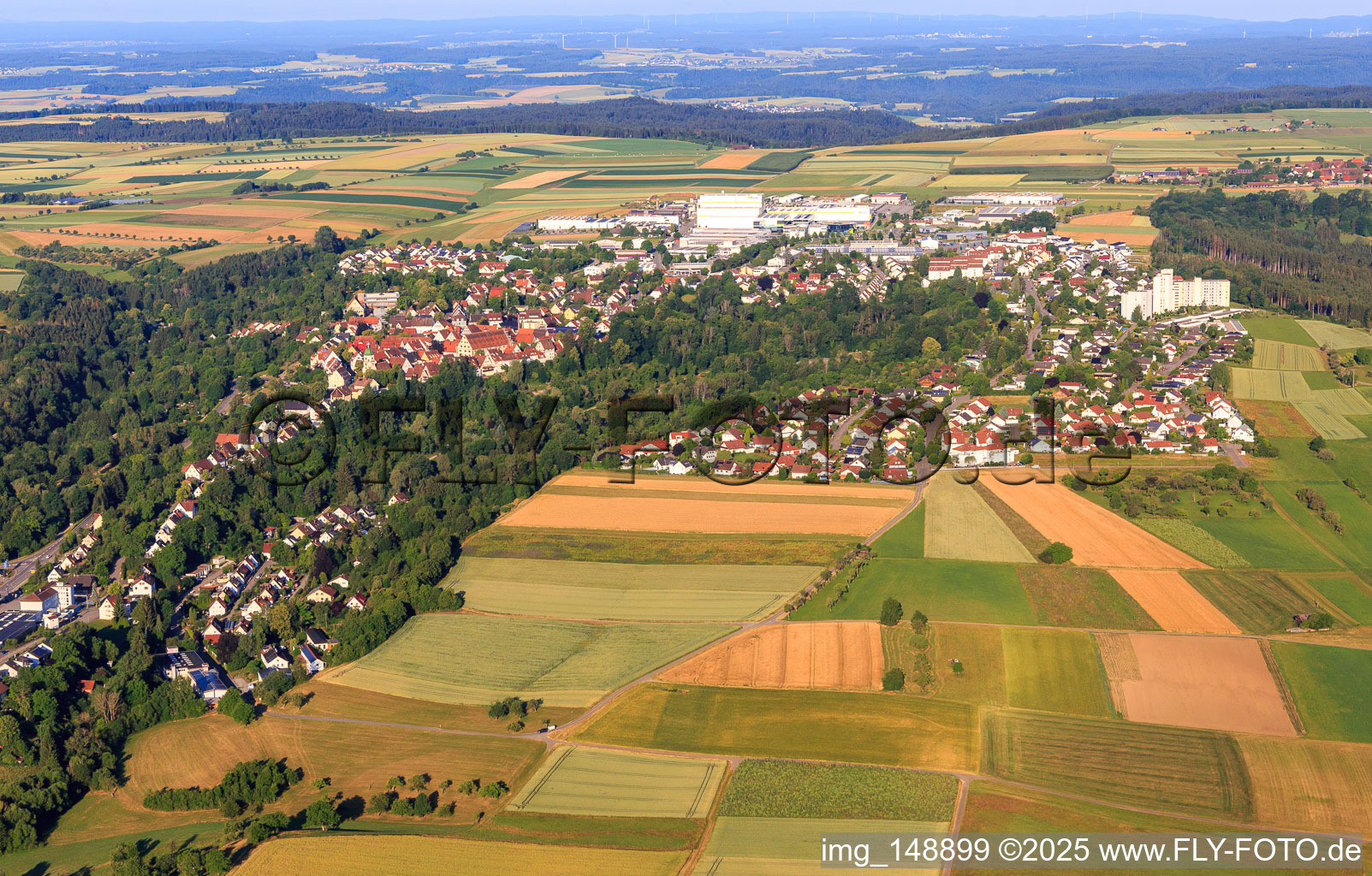 Vue aérienne de Vue de la ville depuis l'est à Rosenfeld dans le département Bade-Wurtemberg, Allemagne