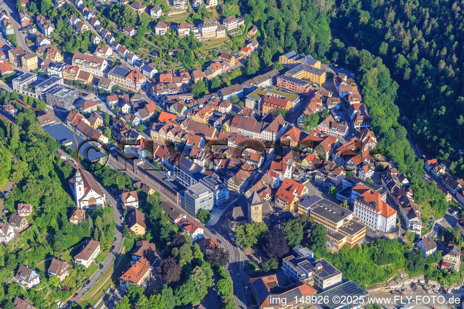 Vue aérienne de Centre-ville historique à Oberndorf am Neckar dans le département Bade-Wurtemberg, Allemagne