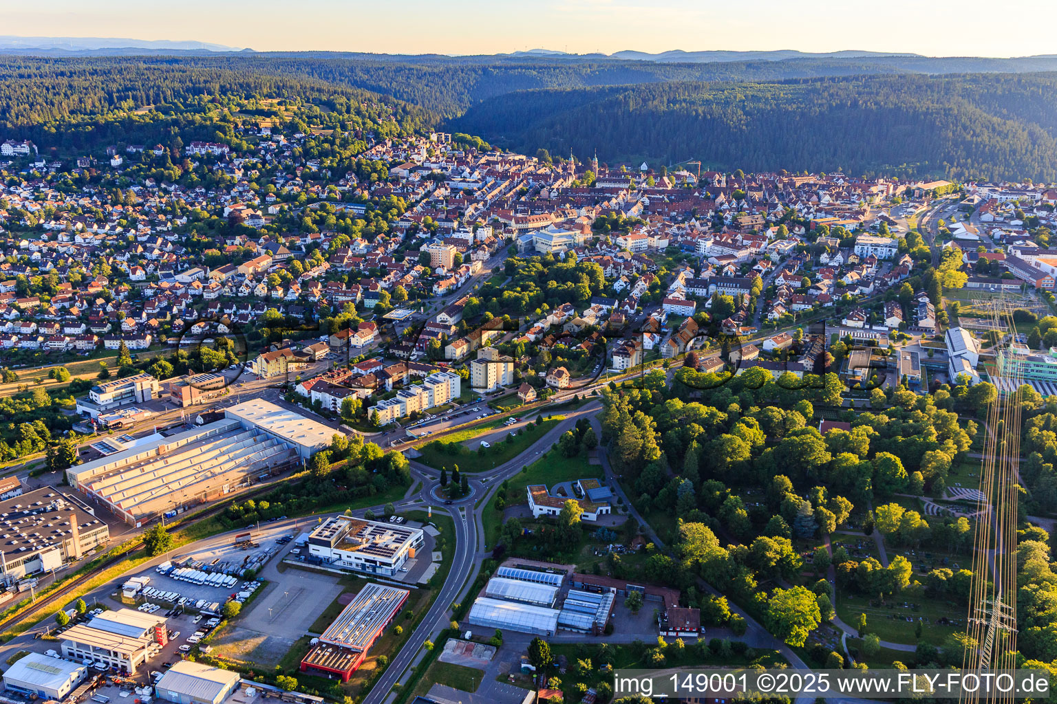 Vue aérienne de Centre-ville depuis l'est entre Steinbeisweg et B28 à Freudenstadt dans le département Bade-Wurtemberg, Allemagne