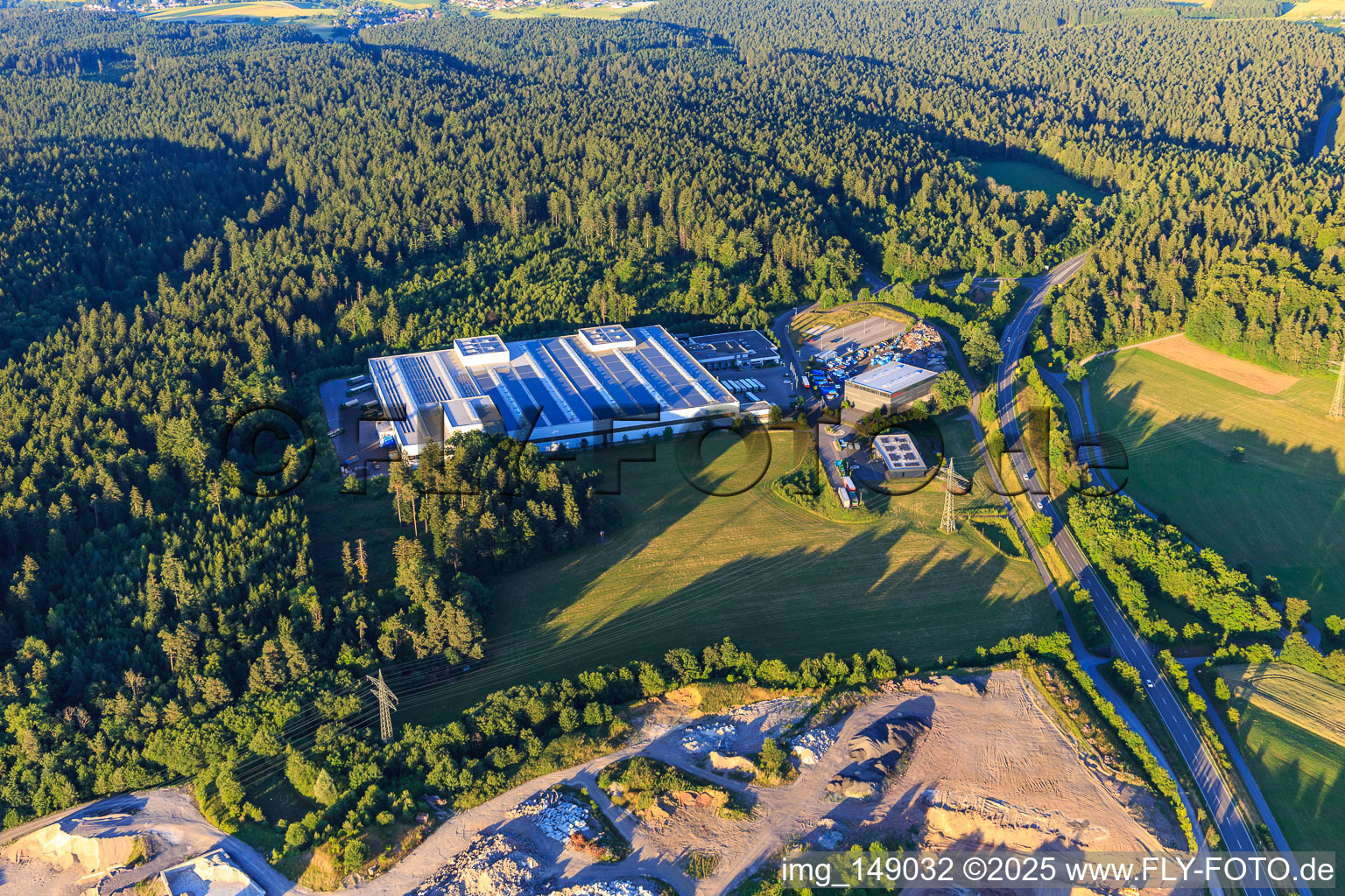 Vue aérienne de Entreprise de négoce d'acier Weinmann Aach AG à Dornstetten dans le département Bade-Wurtemberg, Allemagne