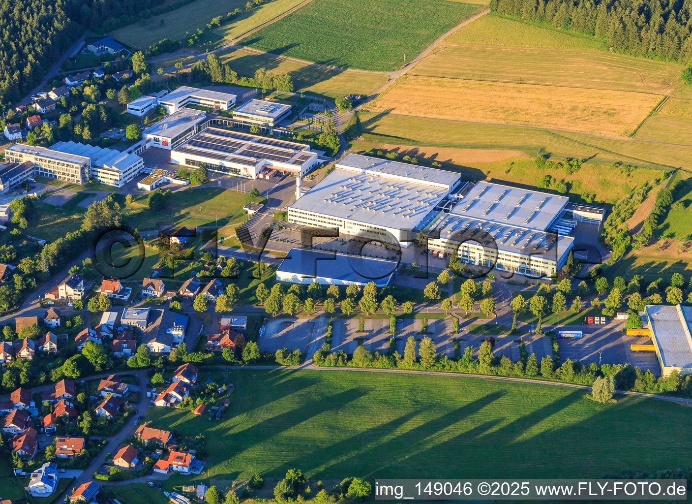 Vue oblique de Usine fischer Tumlingen à le quartier Tumlingen in Waldachtal dans le département Bade-Wurtemberg, Allemagne