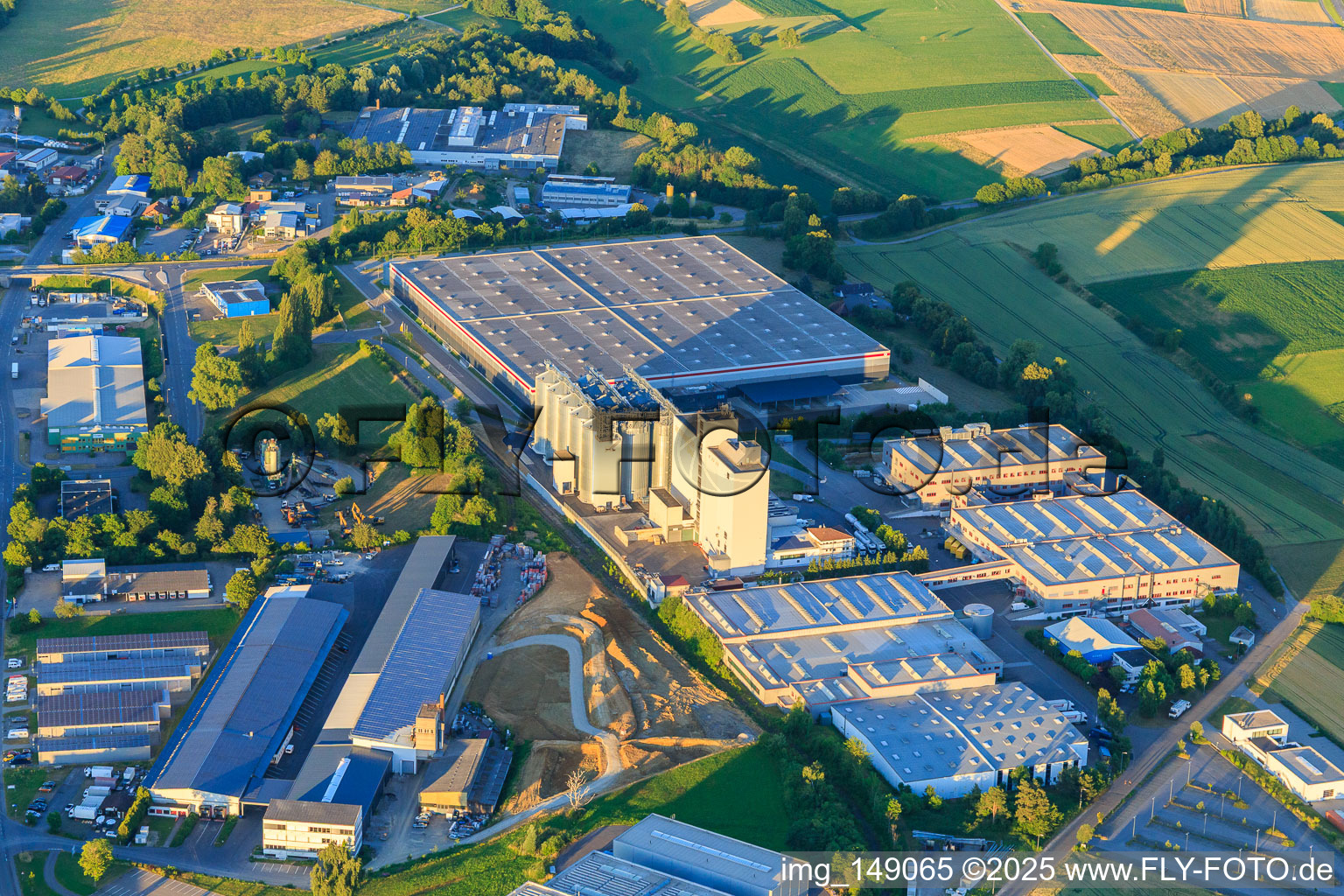 Vue aérienne de Parcs logistiques P3, Volz Luftfilter GmbH & Co. KG et Rettenmeier Mühle GmbH à Horb am Neckar dans le département Bade-Wurtemberg, Allemagne