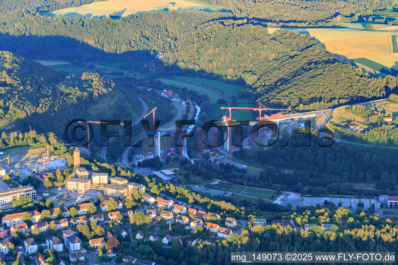 Vue aérienne de Chantier de construction du pont supérieur du Neckartal Horb am Neckar pour traverser le Neckar pour la B32 / B28 à le quartier Nordstetten in Horb am Neckar dans le département Bade-Wurtemberg, Allemagne