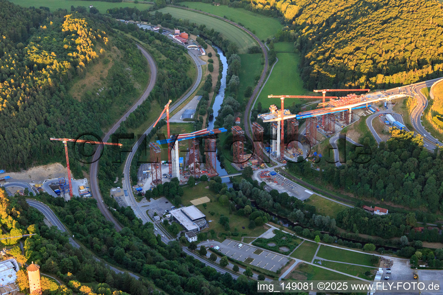 Vue aérienne de Chantier de construction du pont supérieur du Neckartal Horb am Neckar pour traverser le Neckar pour la B32 / B28 à le quartier Nordstetten in Horb am Neckar dans le département Bade-Wurtemberg, Allemagne