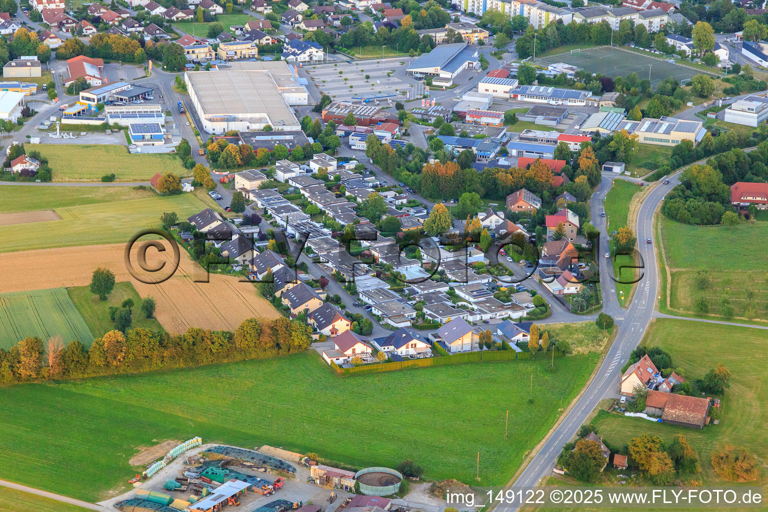 Vue aérienne de À Strüten, Lerchenweg à le quartier Lindenhof in Oberndorf am Neckar dans le département Bade-Wurtemberg, Allemagne