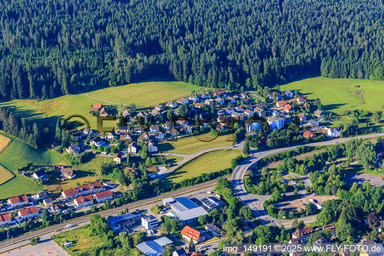Vue aérienne de Winterbergstrasse à le quartier Saint Georgen im Schwarzwald in St. Georgen im Schwarzwald dans le département Bade-Wurtemberg, Allemagne