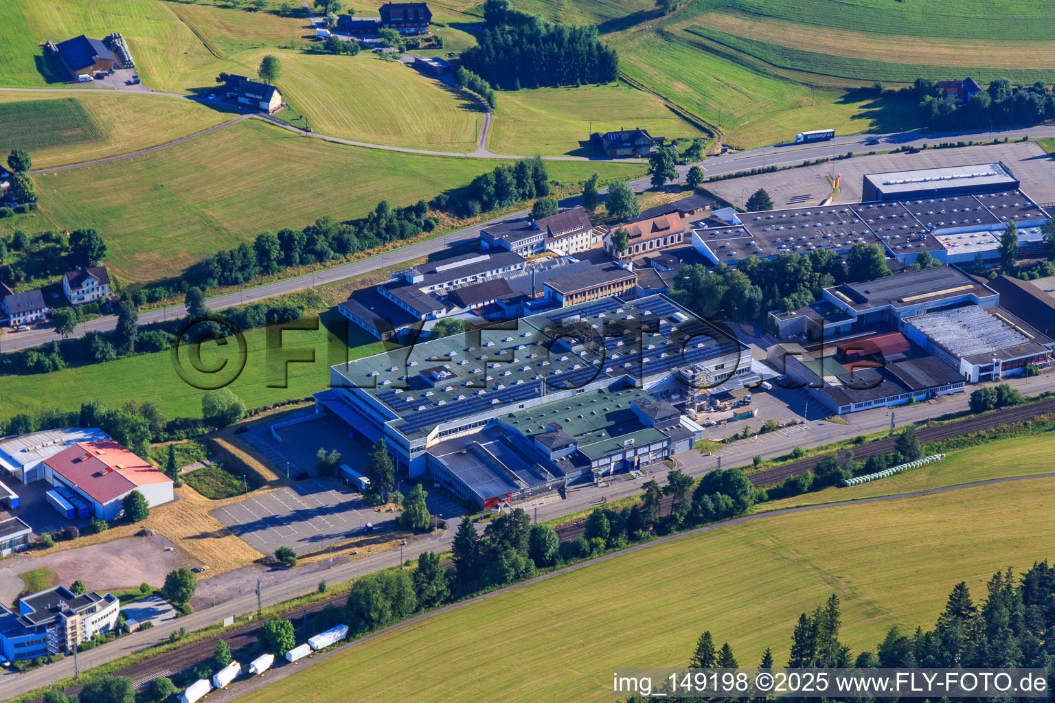 Vue aérienne de WE AUDIO SYSTEMS et 3D-WERK Black Forest GmbH à le quartier Saint Georgen im Schwarzwald in St. Georgen im Schwarzwald dans le département Bade-Wurtemberg, Allemagne