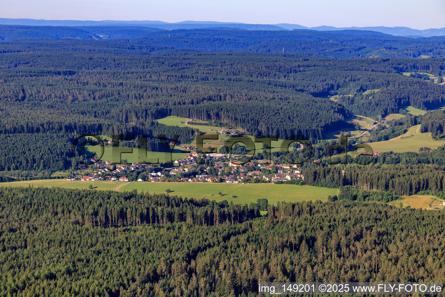 Vue aérienne de Vue de la Forêt-Noire depuis le nord à Unterkirnach dans le département Bade-Wurtemberg, Allemagne