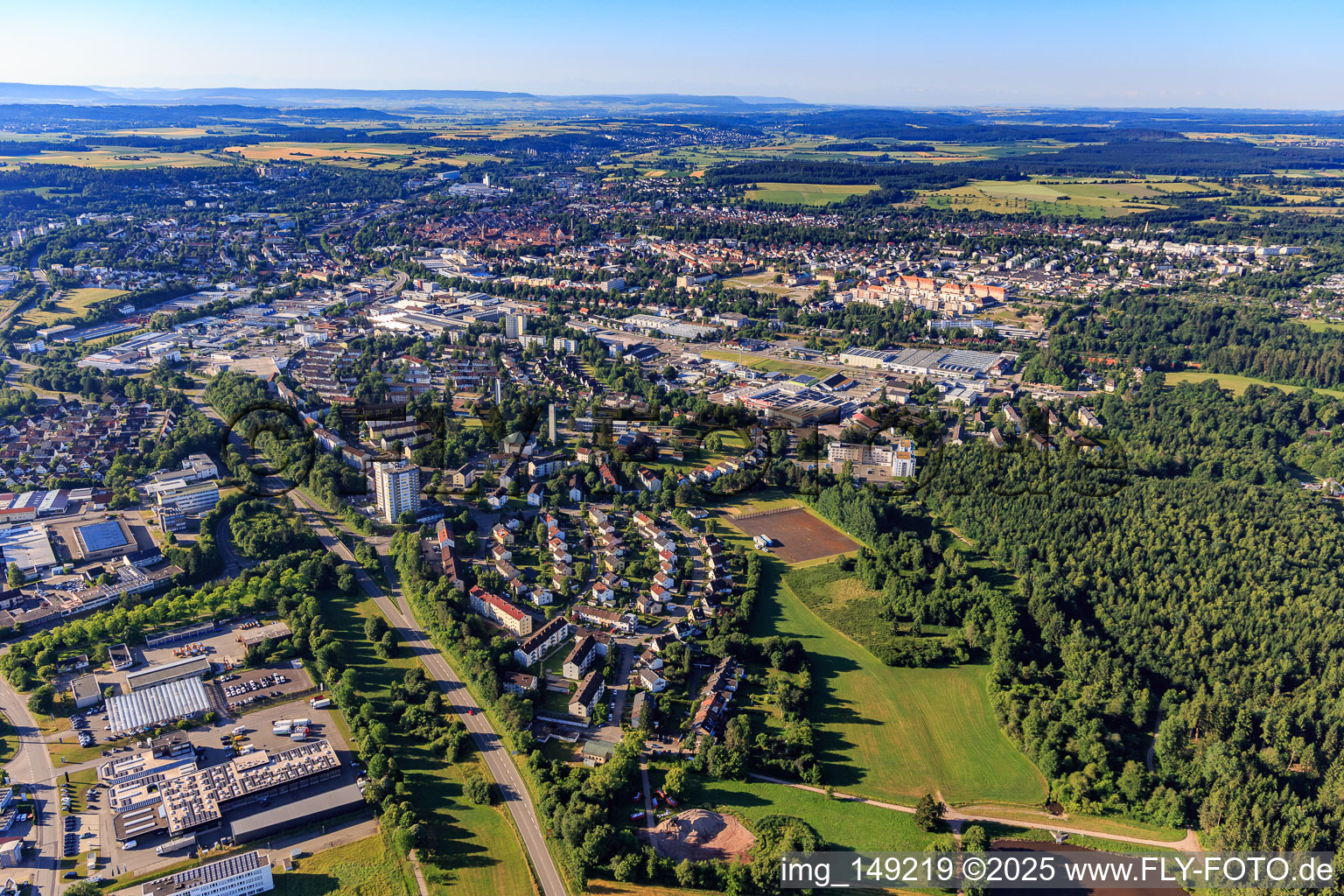 Vue aérienne de Vue de la ville depuis le nord à le quartier Villingen in Villingen-Schwenningen dans le département Bade-Wurtemberg, Allemagne