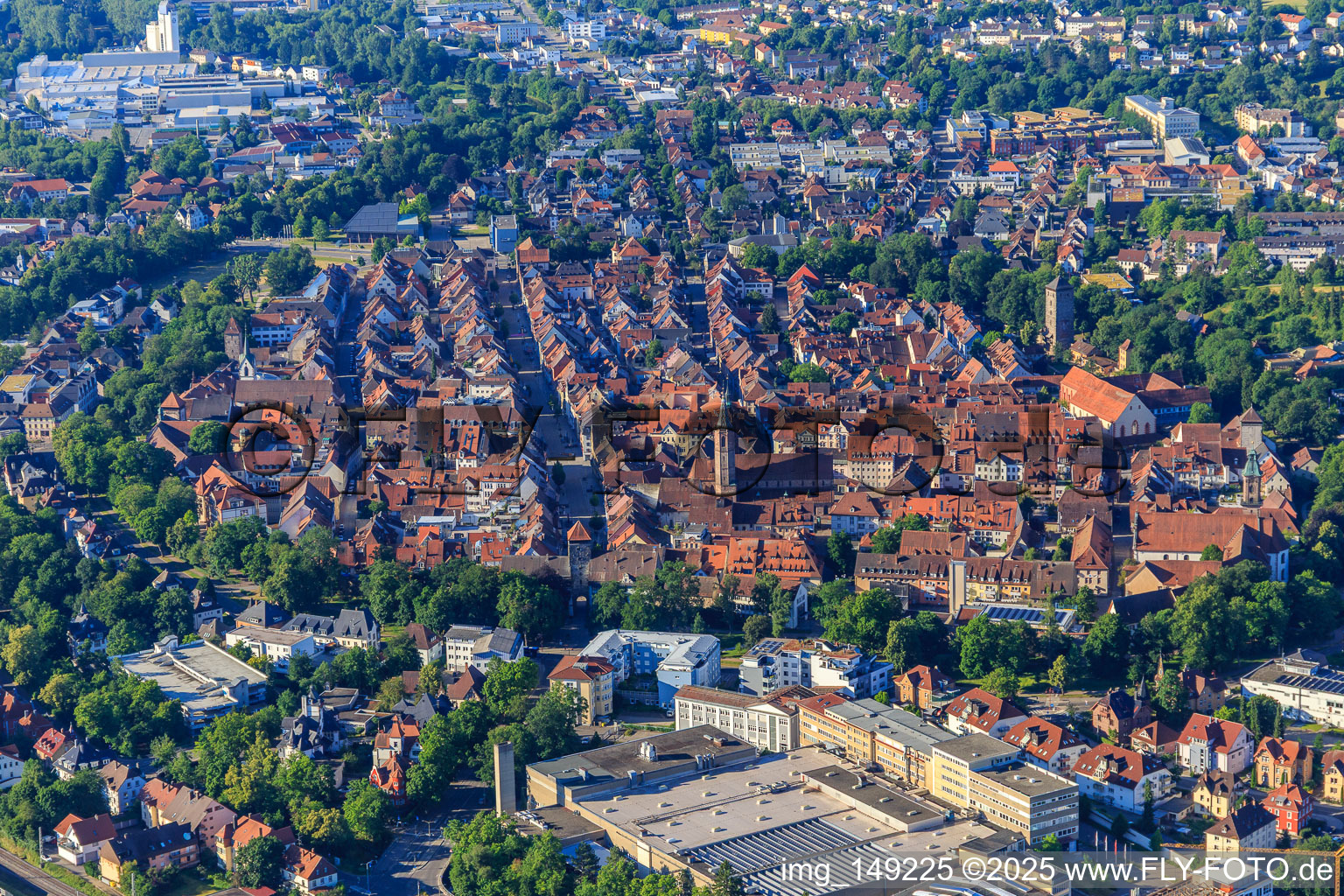 Vue aérienne de Centre-ville vu du nord à le quartier Villingen in Villingen-Schwenningen dans le département Bade-Wurtemberg, Allemagne