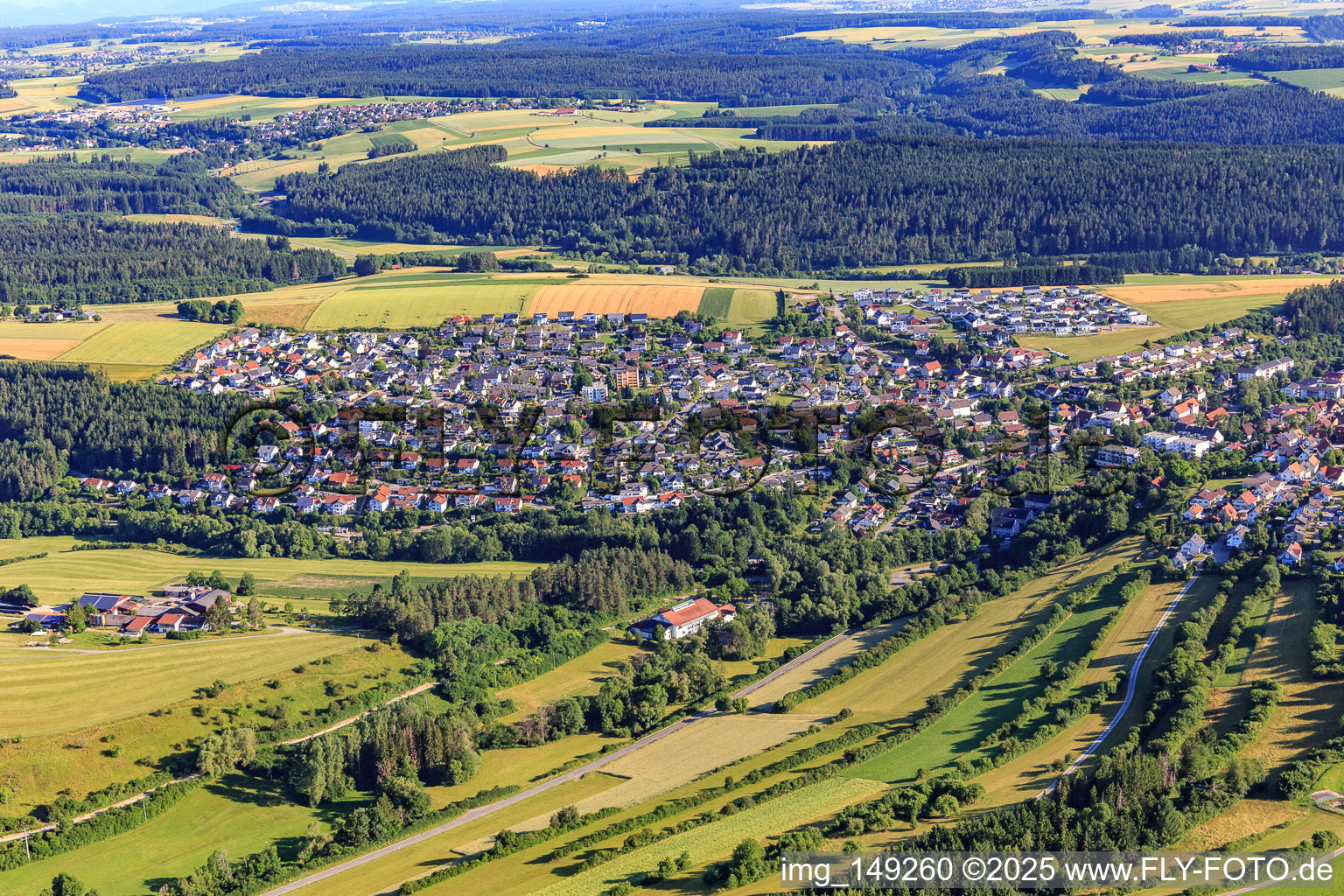 Vue aérienne de Vue de la ville depuis le sud à Niedereschach dans le département Bade-Wurtemberg, Allemagne
