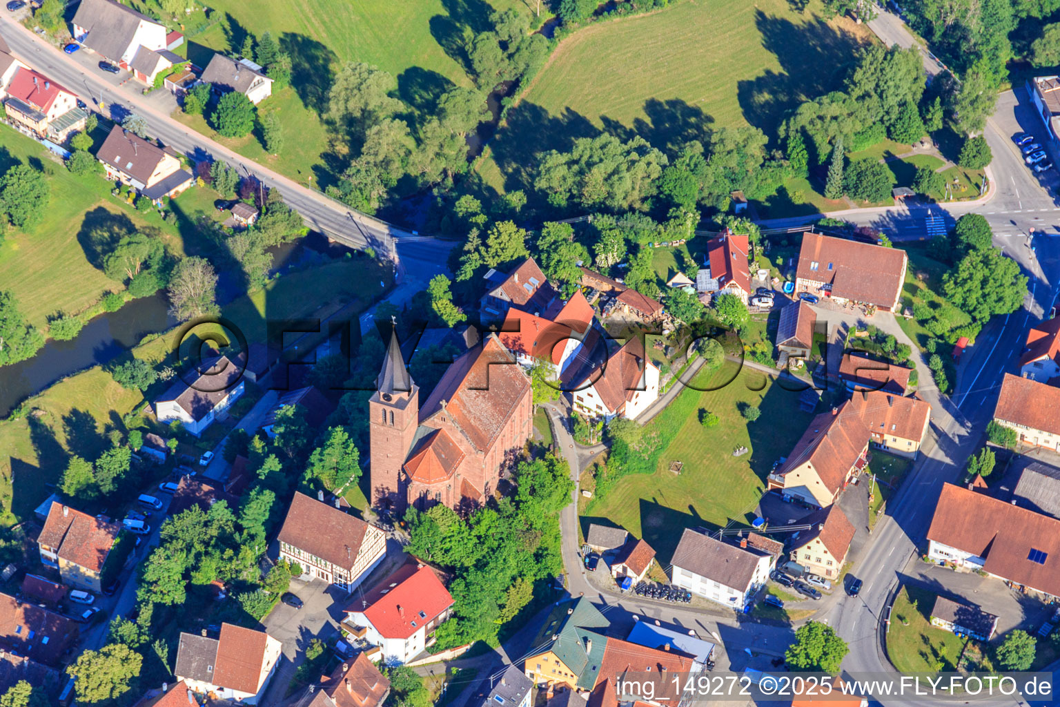 Vue aérienne de Église à le quartier Horgen in Zimmern ob Rottweil dans le département Bade-Wurtemberg, Allemagne