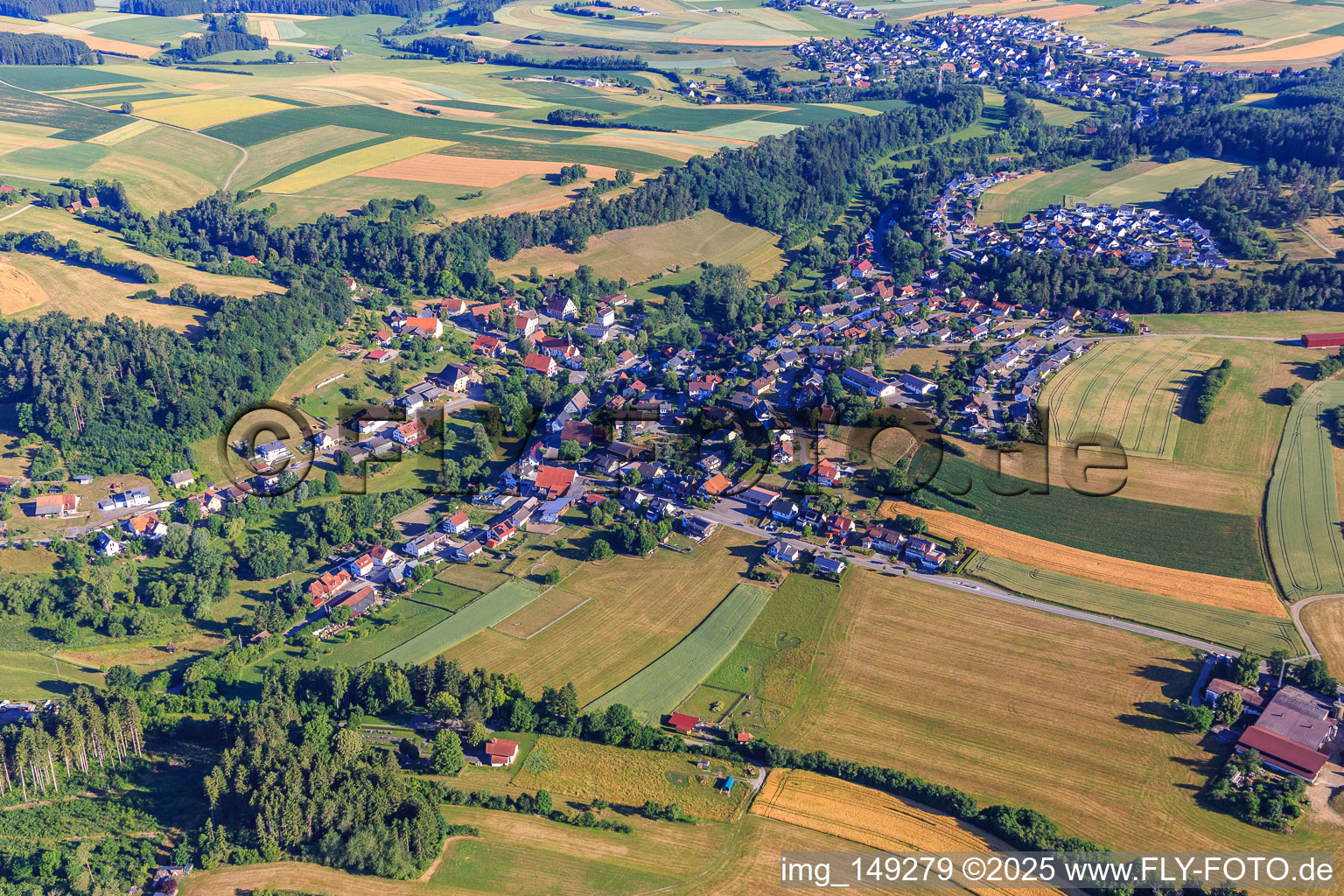 Vue aérienne de Vue du village depuis le sud-est à le quartier Stetten in Zimmern ob Rottweil dans le département Bade-Wurtemberg, Allemagne