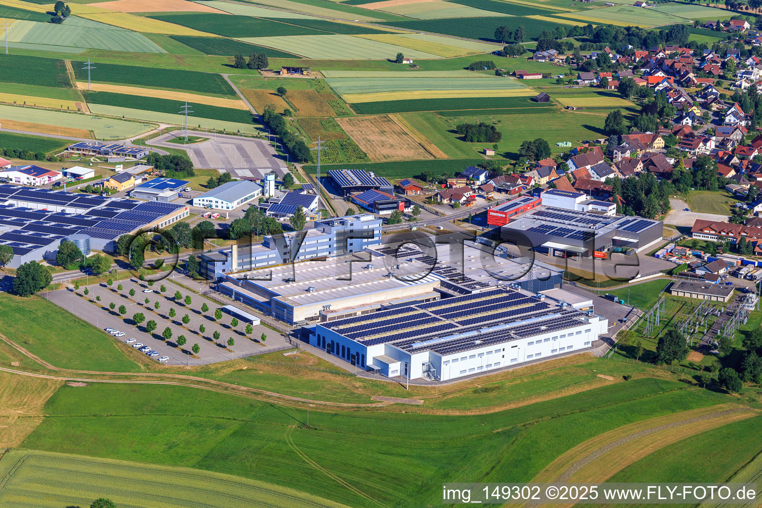 Vue aérienne de Swabian Machine Tools GmbH à le quartier Waldmössingen in Schramberg dans le département Bade-Wurtemberg, Allemagne