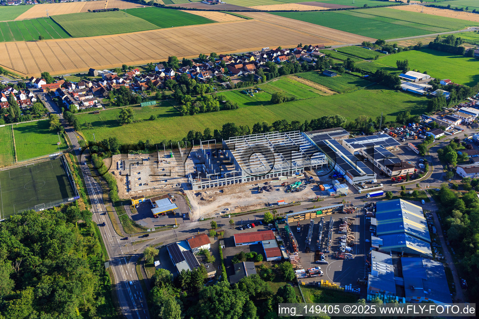 Chantier de construction du nouveau parc logistique de HANSAINVEST et DFI-Real-Estate Kandel après la démolition du marché OBI à le quartier Minderslachen in Kandel dans le département Rhénanie-Palatinat, Allemagne vue d'en haut