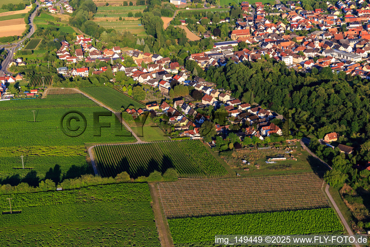 Vue aérienne de Wasgaustraße Vogesenstr à le quartier Ingenheim in Billigheim-Ingenheim dans le département Rhénanie-Palatinat, Allemagne