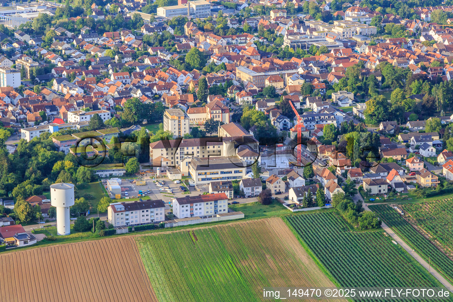 Photographie aérienne de Chantier de construction pour l'agrandissement de l'Asklepios Südpfalzklinik Kandel à Kandel dans le département Rhénanie-Palatinat, Allemagne