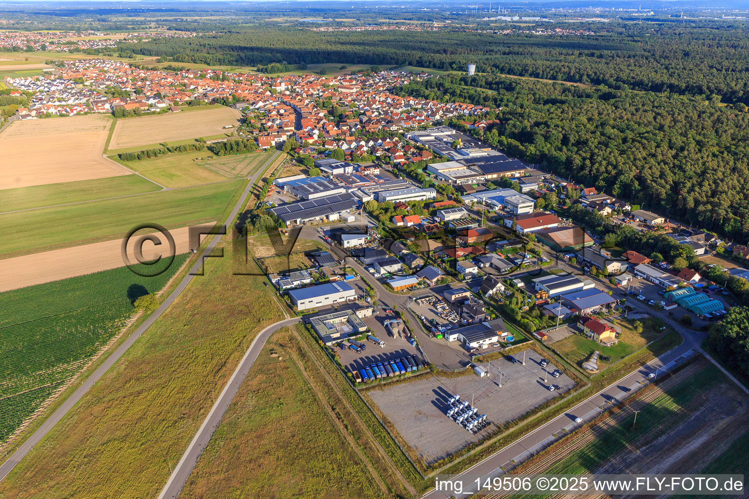 Vue oblique de Vue de la ville depuis le nord-ouest à Hatzenbühl dans le département Rhénanie-Palatinat, Allemagne