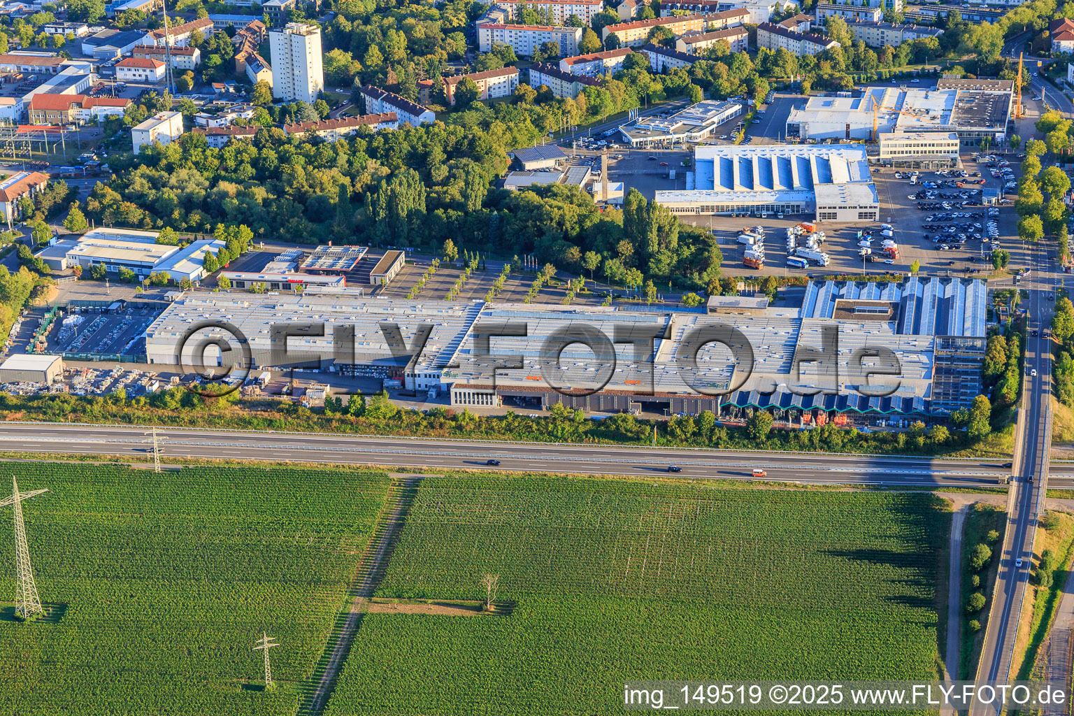 Vue aérienne de OBI (anciennement Gillet Baumarkt GmbH) à Landau in der Pfalz dans le département Rhénanie-Palatinat, Allemagne