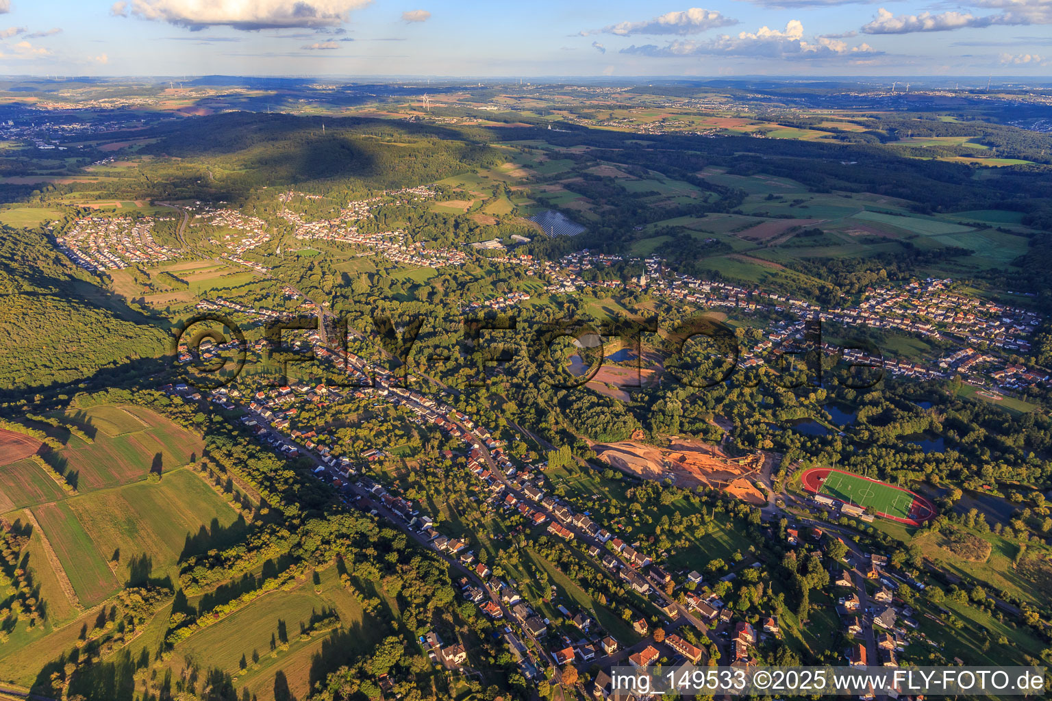 Vue aérienne de Du nord-est à le quartier Piesbach in Nalbach dans le département Sarre, Allemagne