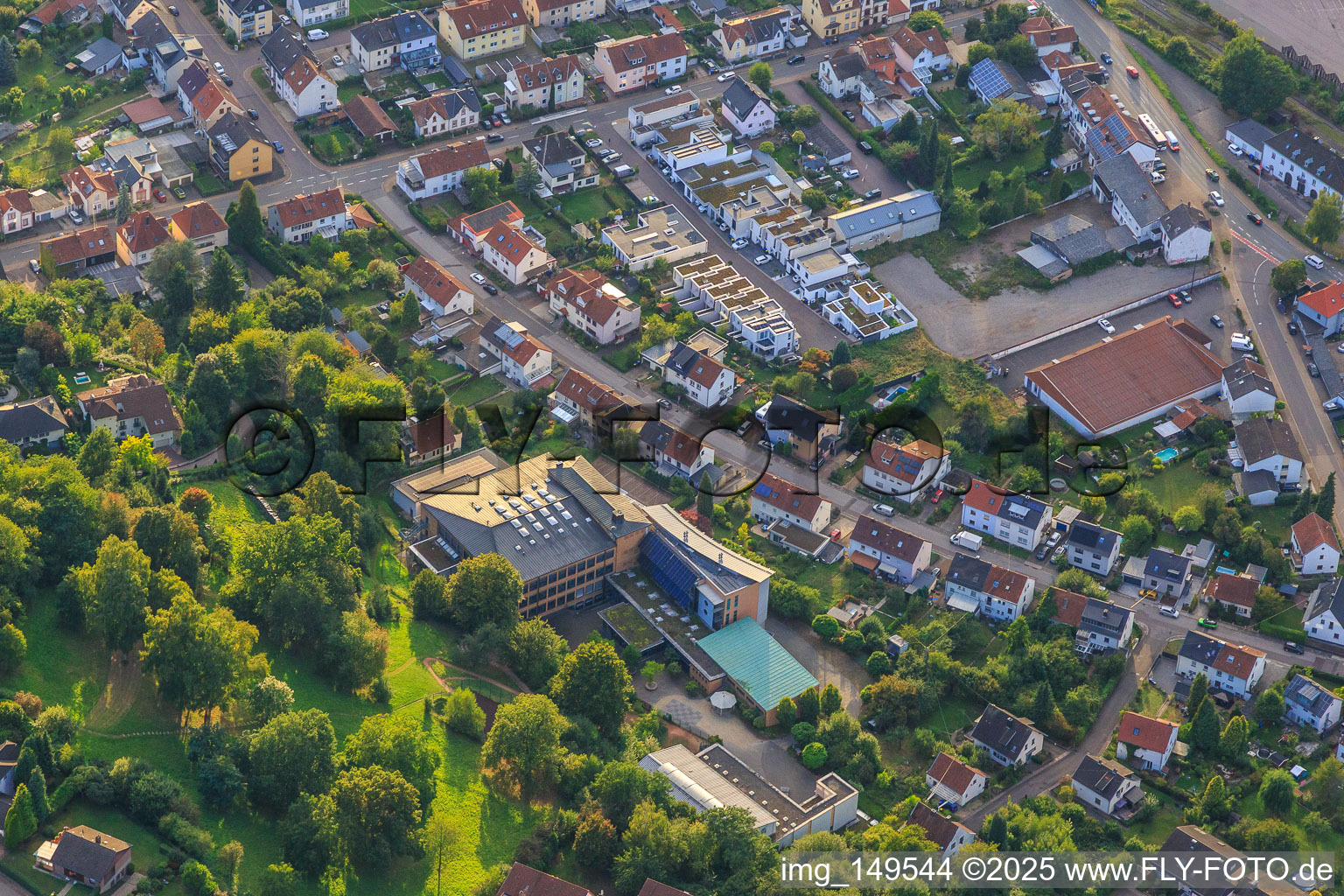Vue aérienne de Lycée Peter Wust à Merzig dans le département Sarre, Allemagne