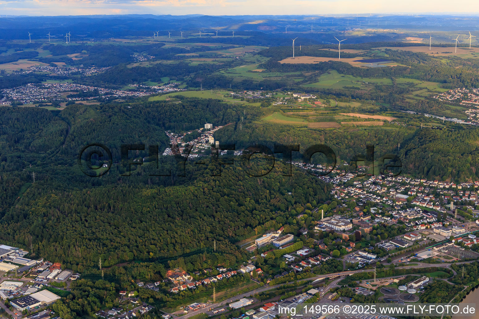 Photographie aérienne de Vue de la ville sur les rives de la Sarre depuis le nord-ouest à Merzig dans le département Sarre, Allemagne