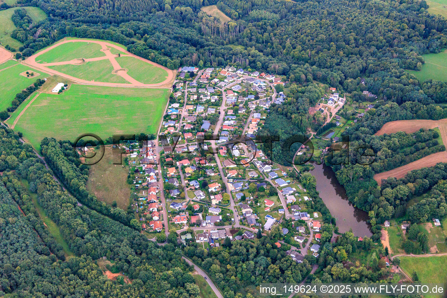 Vue aérienne de De l'ouest à le quartier Honzrath in Beckingen dans le département Sarre, Allemagne