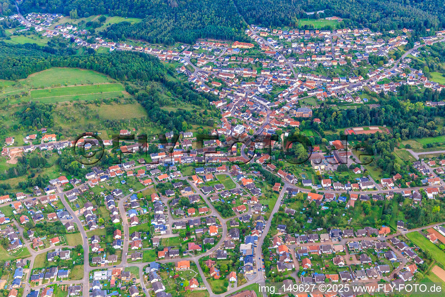 Vue aérienne de Du nord-ouest à le quartier Düppenweiler in Beckingen dans le département Sarre, Allemagne