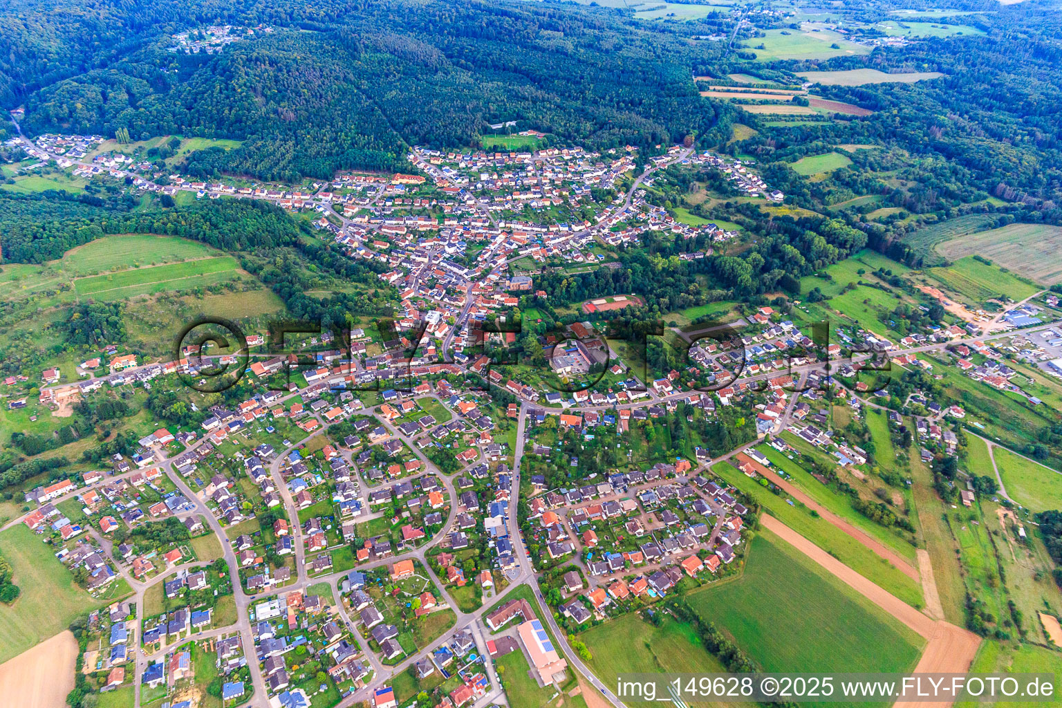 Vue aérienne de Du nord-ouest à le quartier Düppenweiler in Beckingen dans le département Sarre, Allemagne