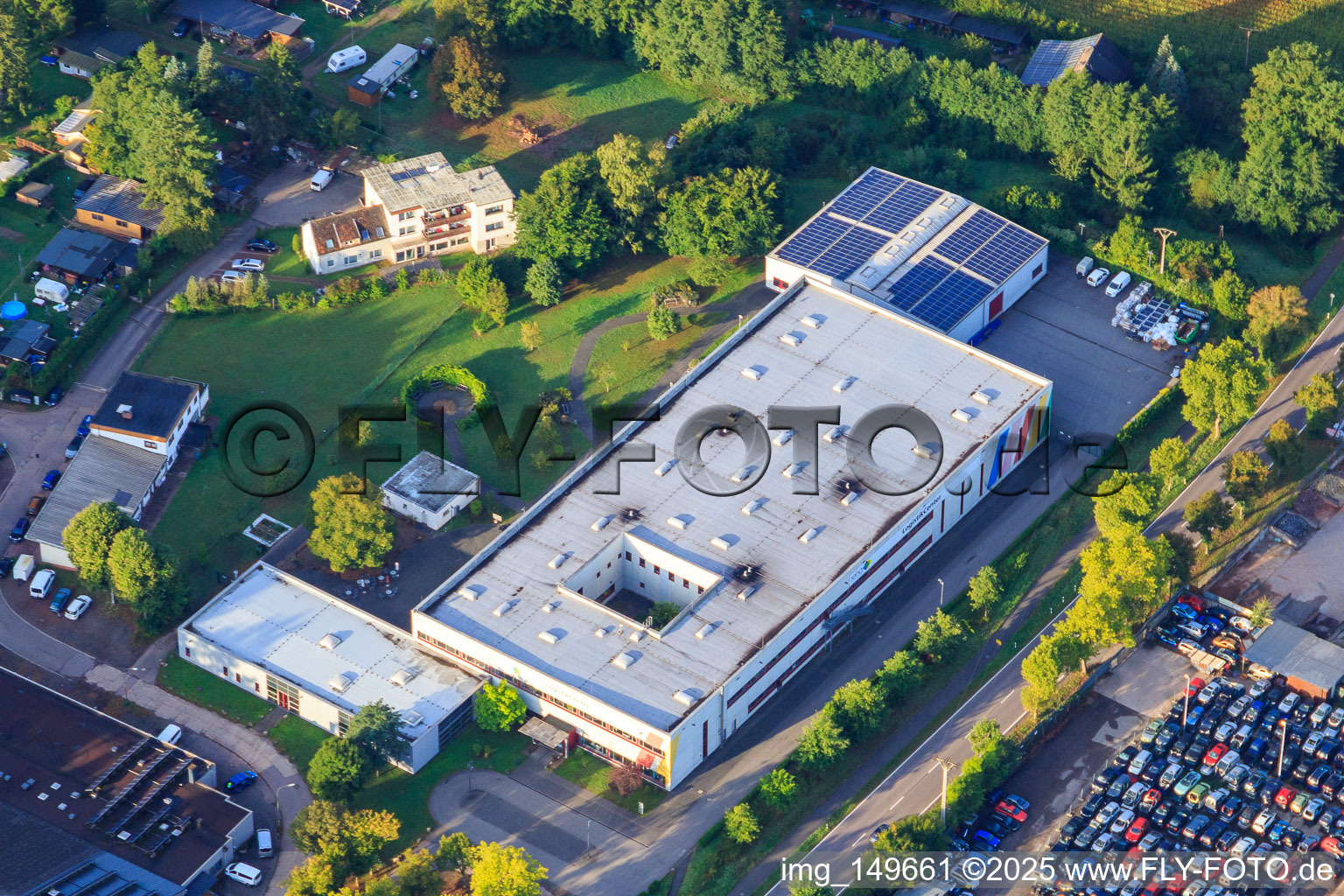 Vue aérienne de Centre logistique reha gmbh à le quartier Jabach in Lebach dans le département Sarre, Allemagne