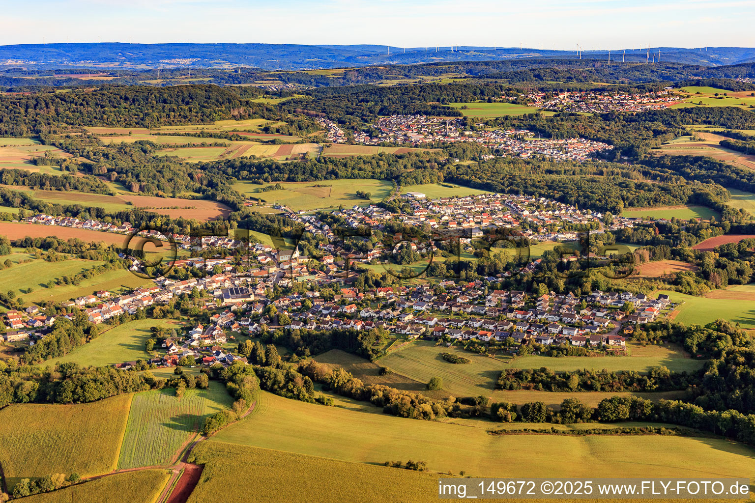Vue aérienne de Du sud à le quartier Thalexweiler in Lebach dans le département Sarre, Allemagne