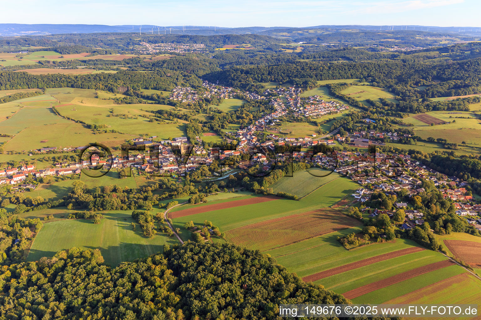 Vue aérienne de Du sud à le quartier Sotzweiler in Tholey dans le département Sarre, Allemagne