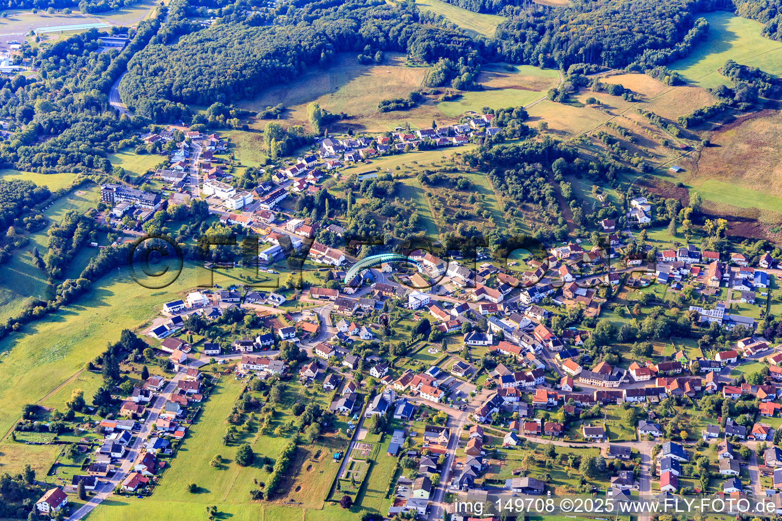 Vue aérienne de Du nord à le quartier Bosen in Nohfelden dans le département Sarre, Allemagne