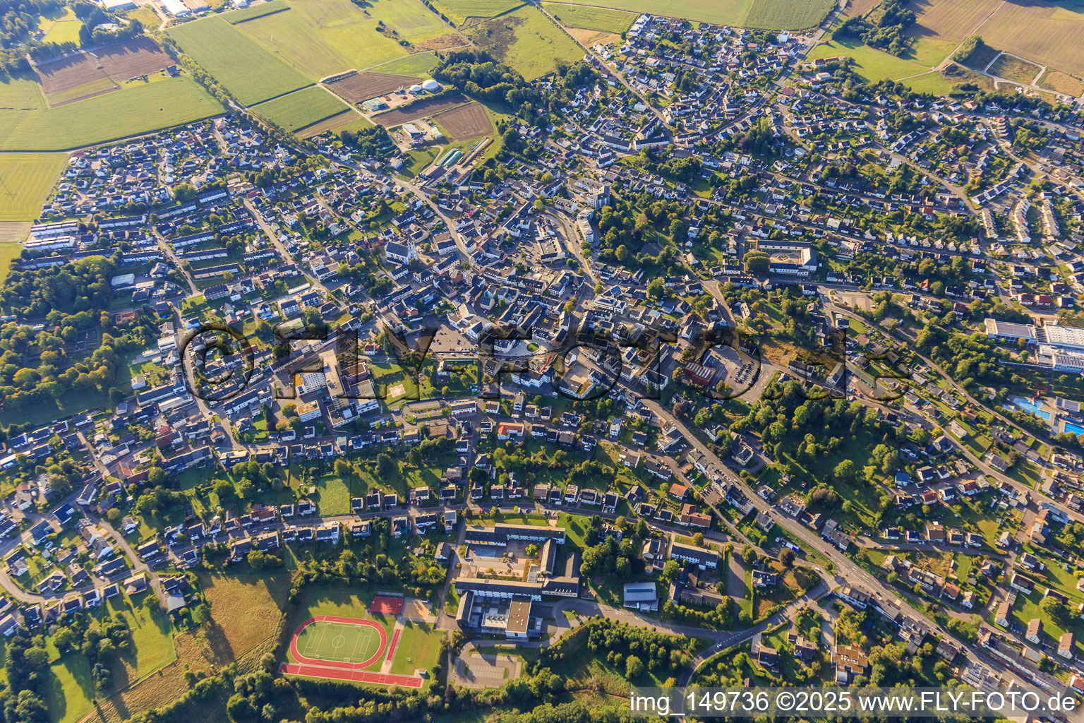 Vue aérienne de Aperçu de la ville à Hermeskeil dans le département Rhénanie-Palatinat, Allemagne