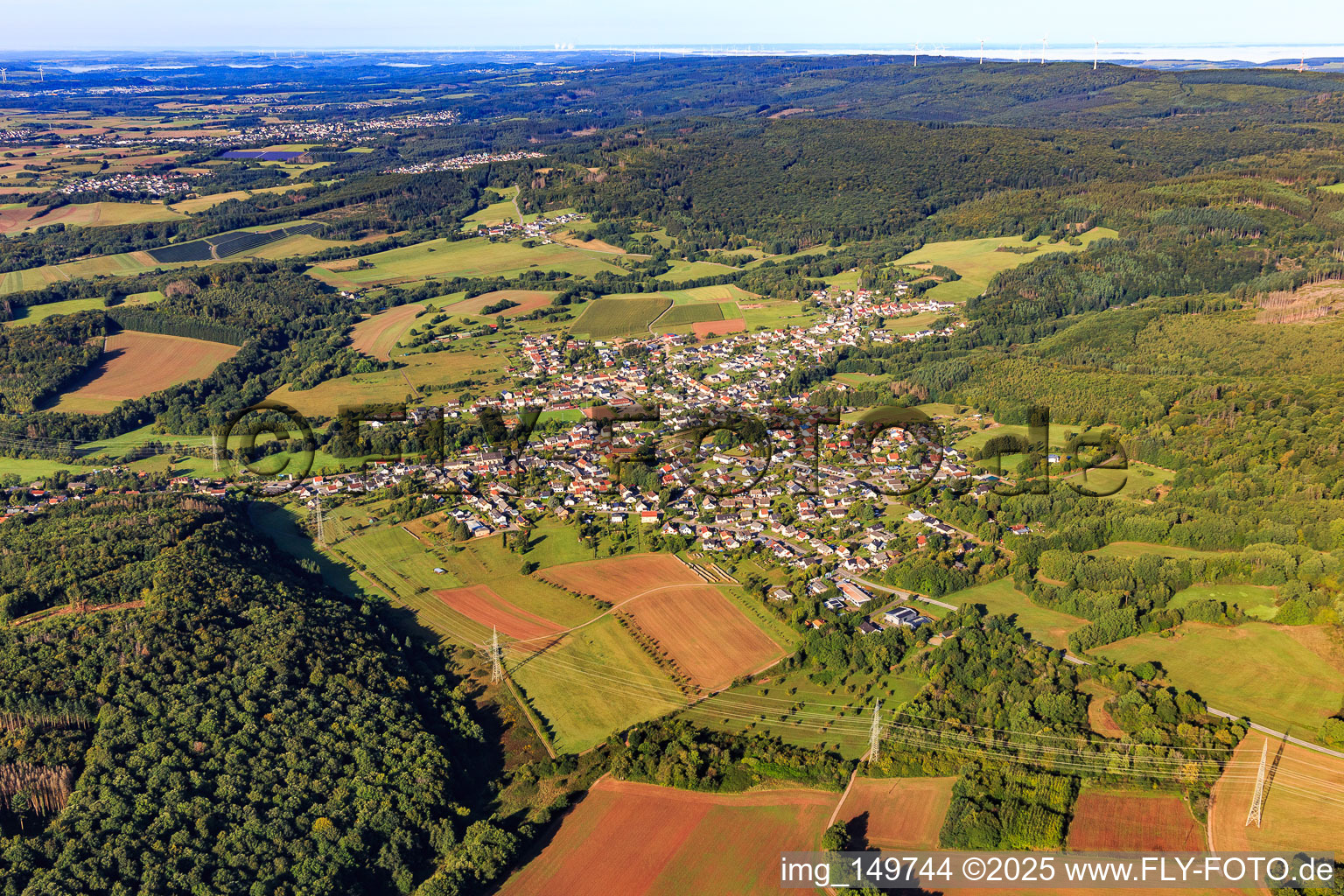Vue aérienne de Du nord-est à le quartier Wadrill in Wadern dans le département Sarre, Allemagne